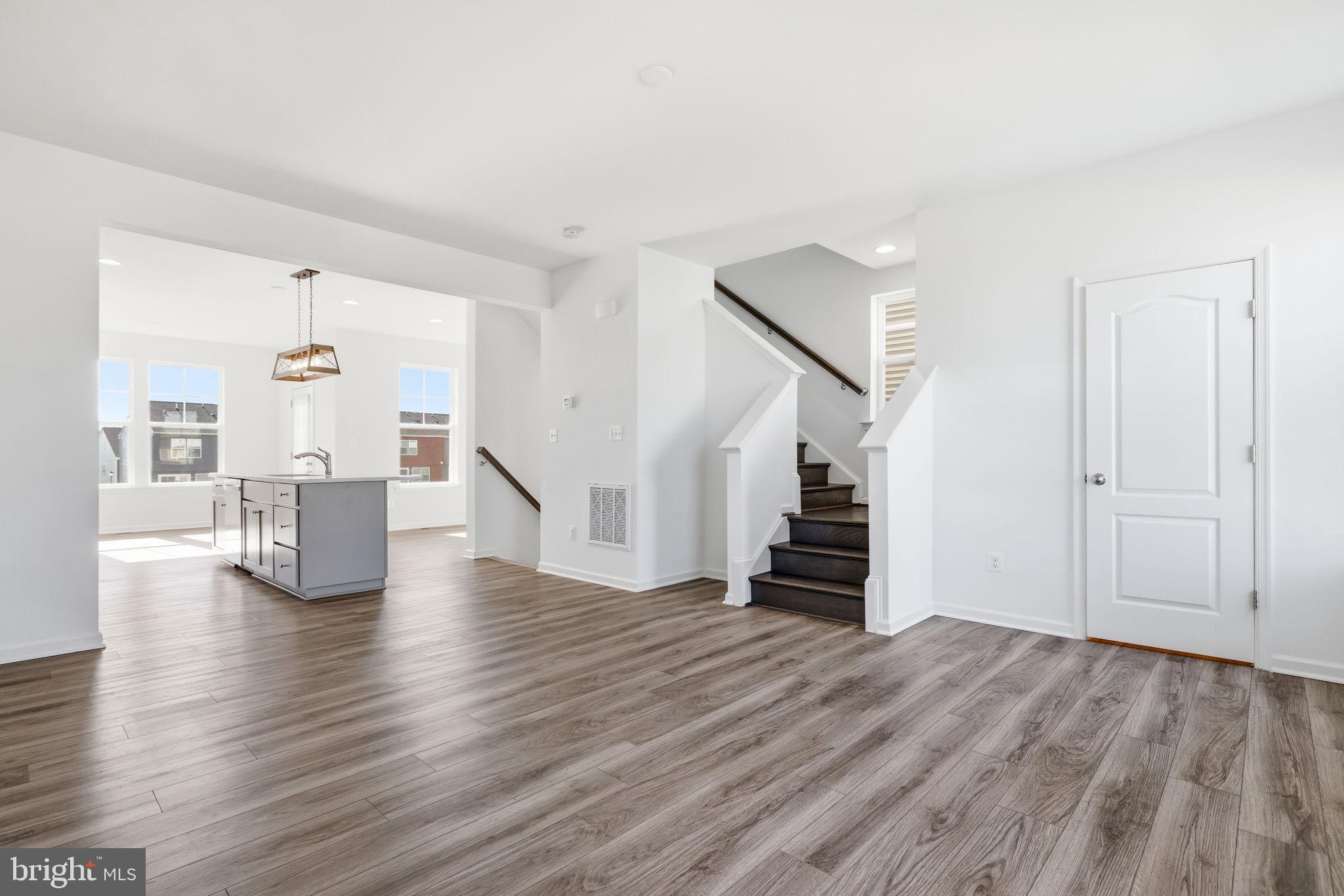 MCCAULEY CROSSING - Residential Lease