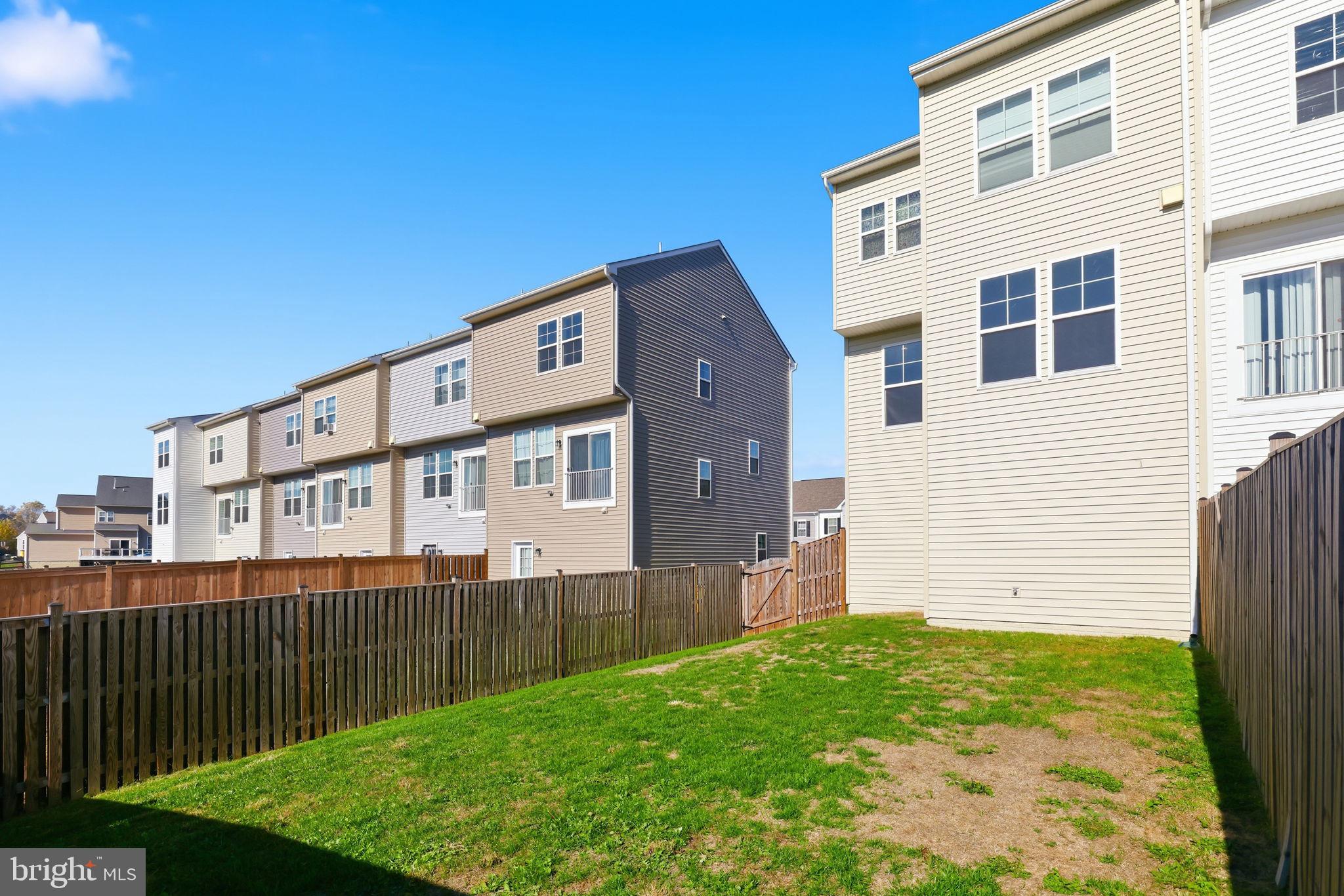 MCCAULEY CROSSING - Residential Lease