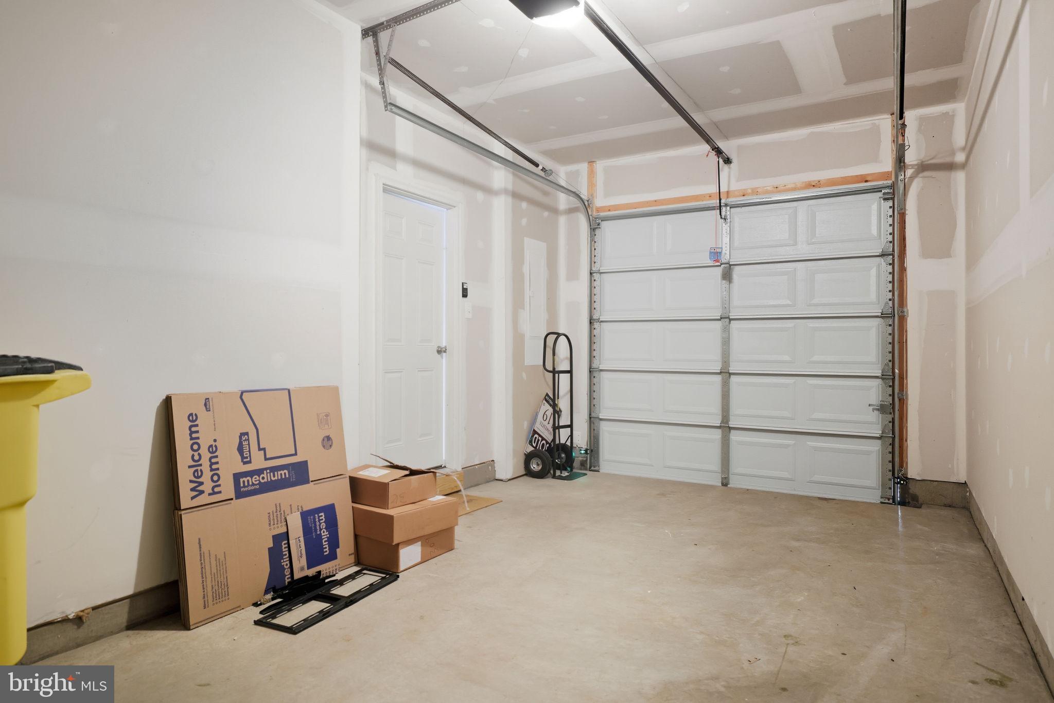 MCCAULEY CROSSING - Residential Lease