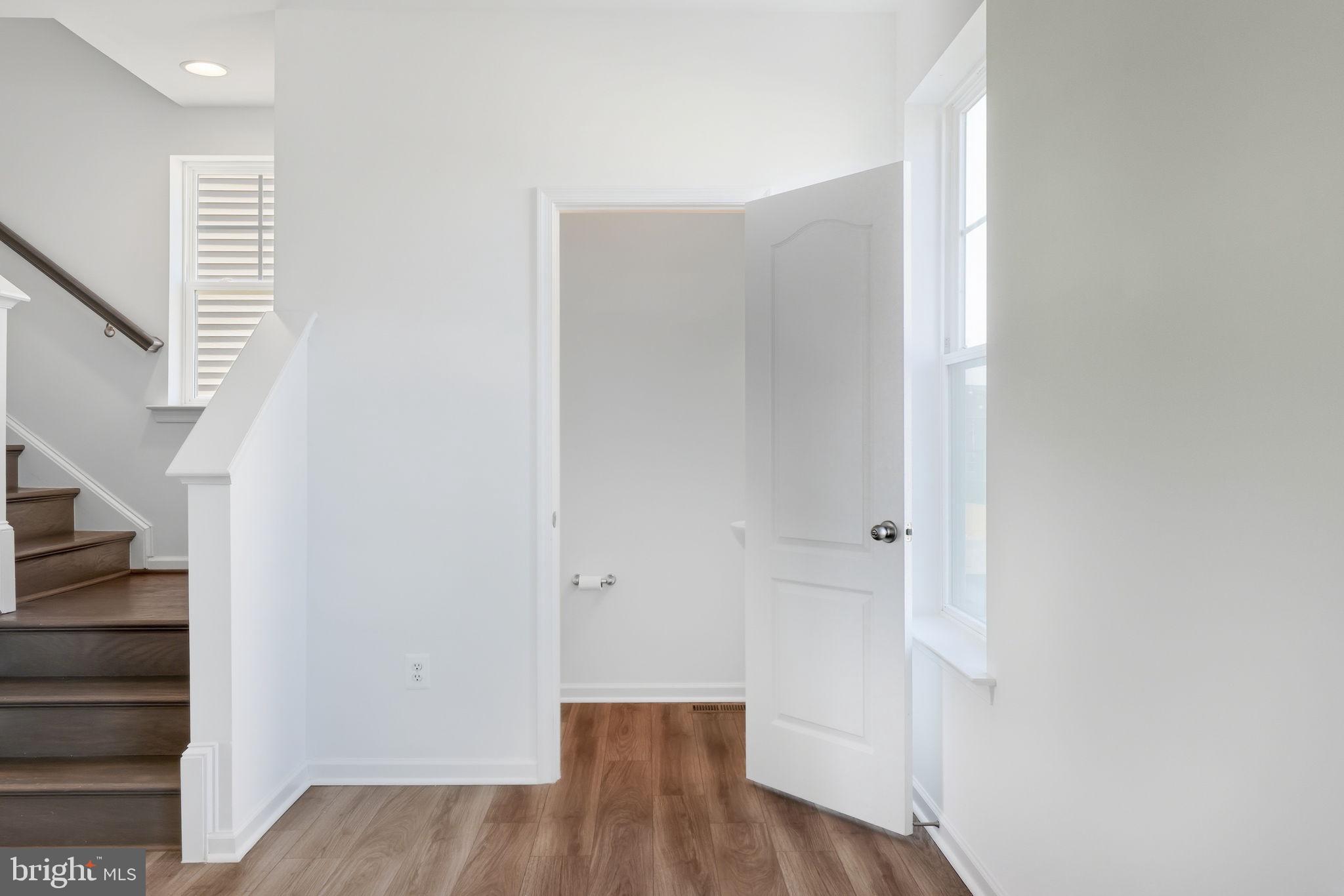 MCCAULEY CROSSING - Residential Lease