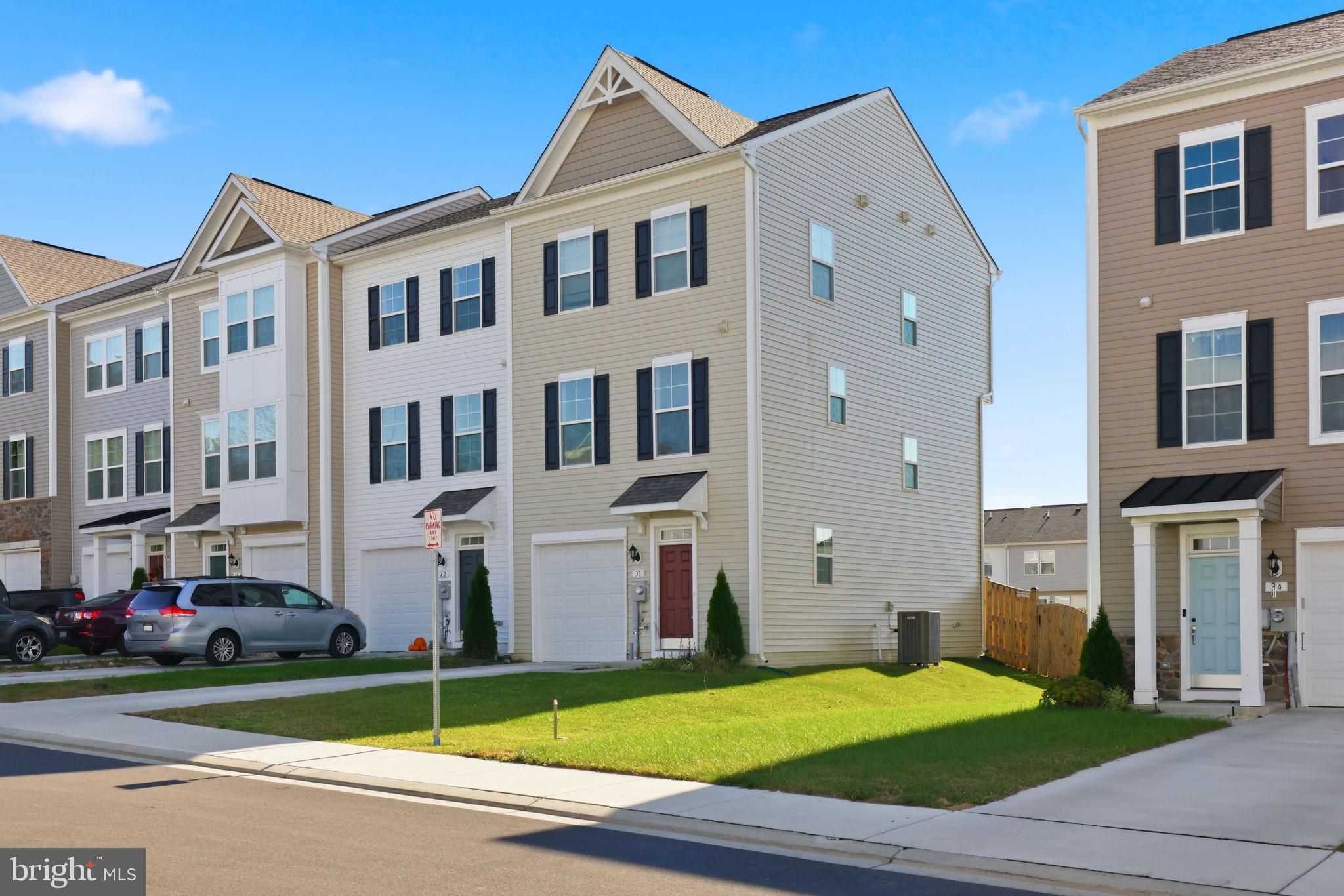 MCCAULEY CROSSING - Residential Lease