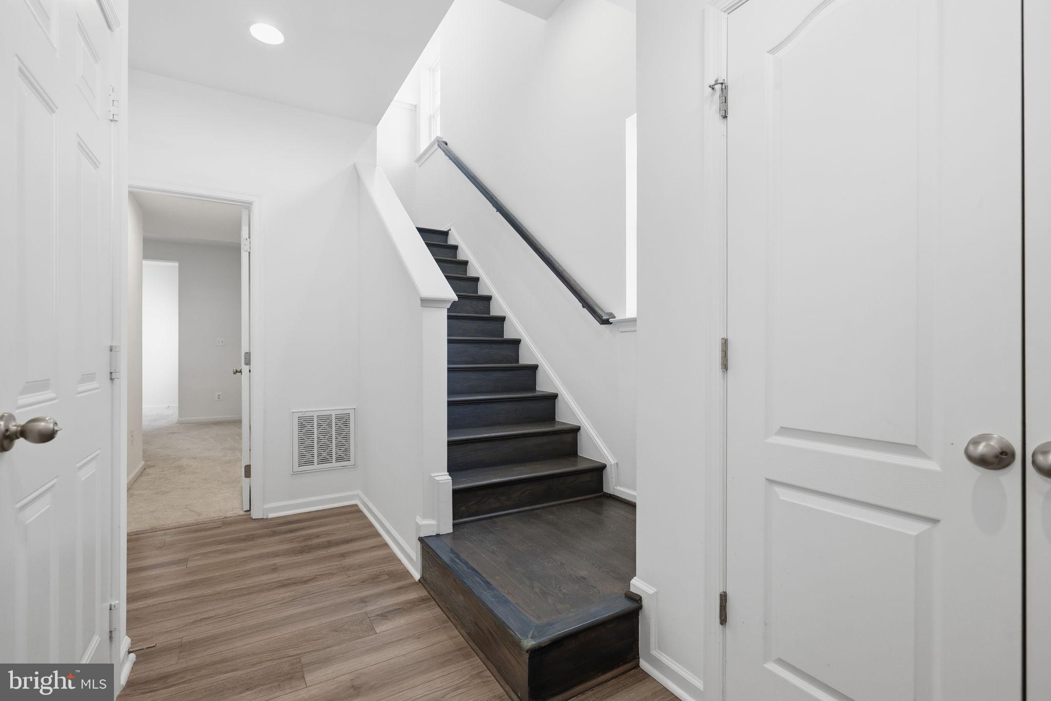 MCCAULEY CROSSING - Residential Lease