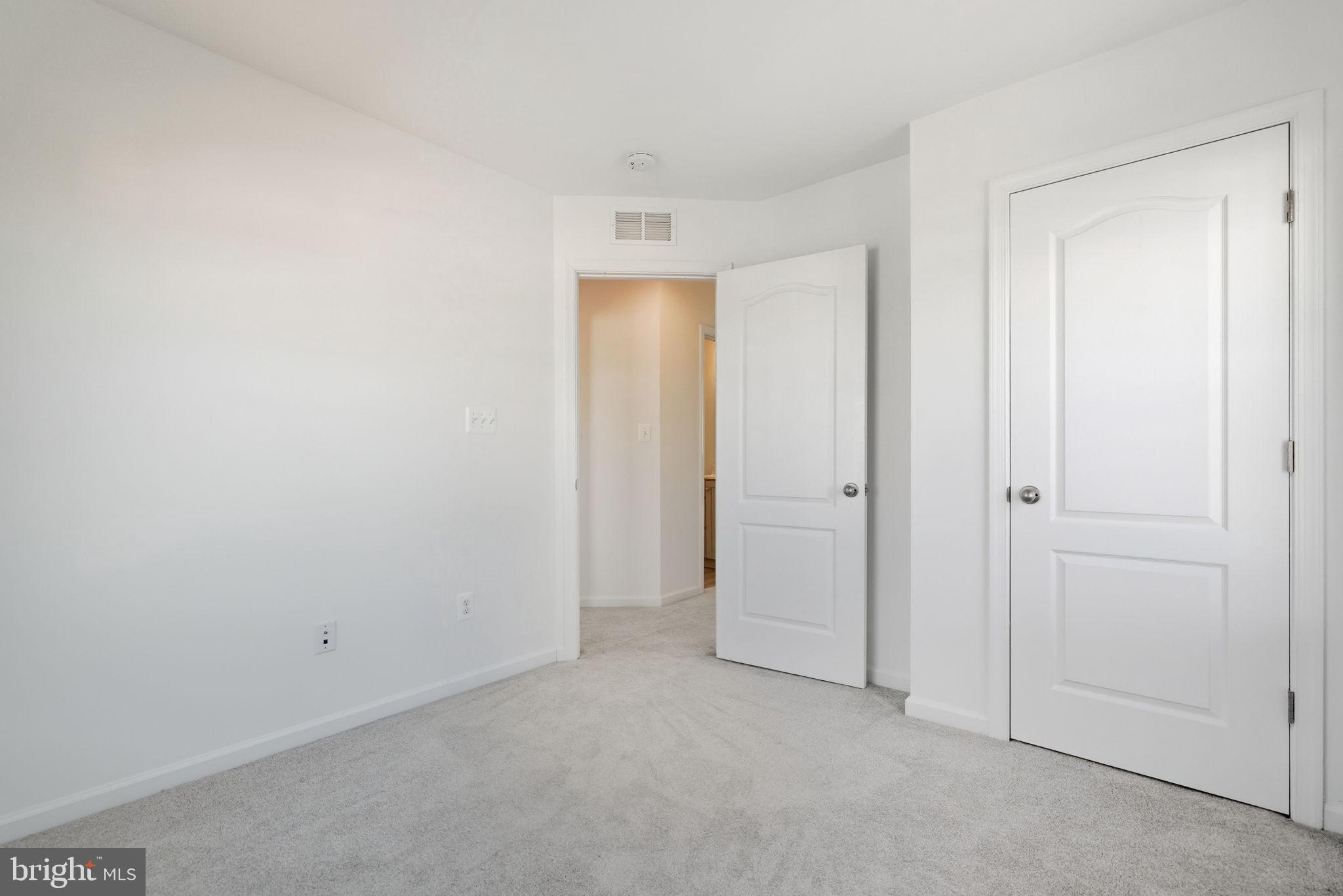 MCCAULEY CROSSING - Residential Lease