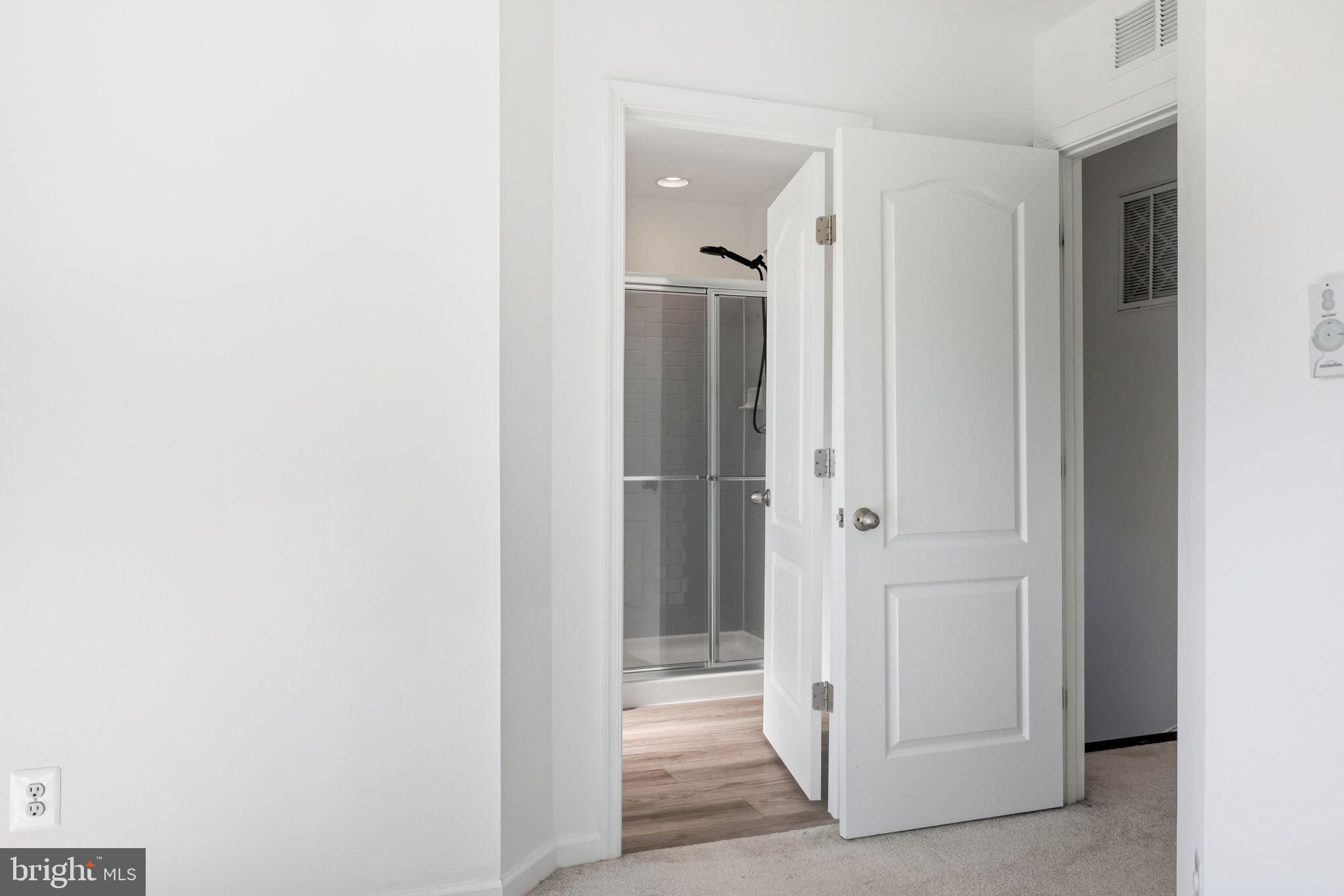 MCCAULEY CROSSING - Residential Lease