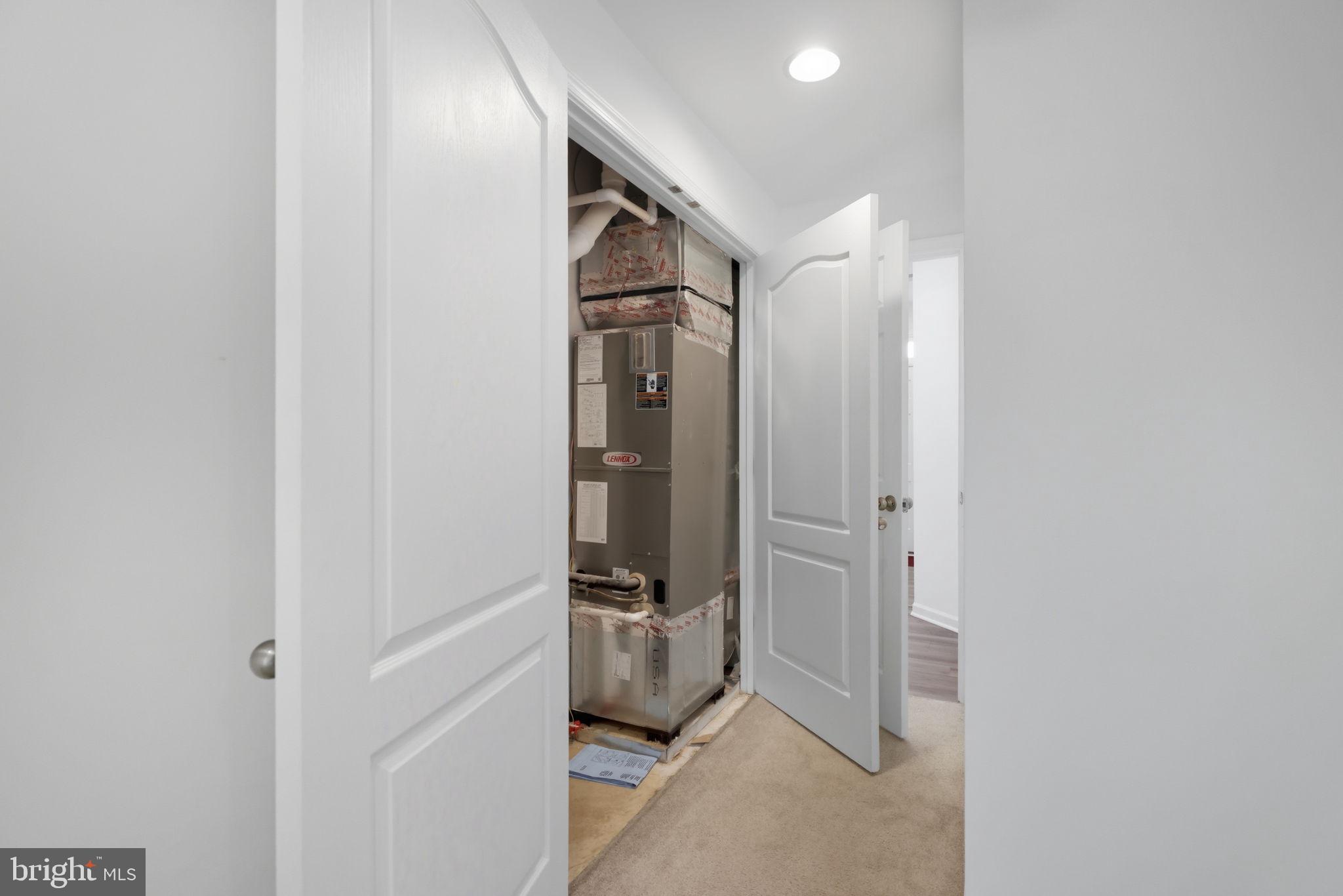 MCCAULEY CROSSING - Residential Lease