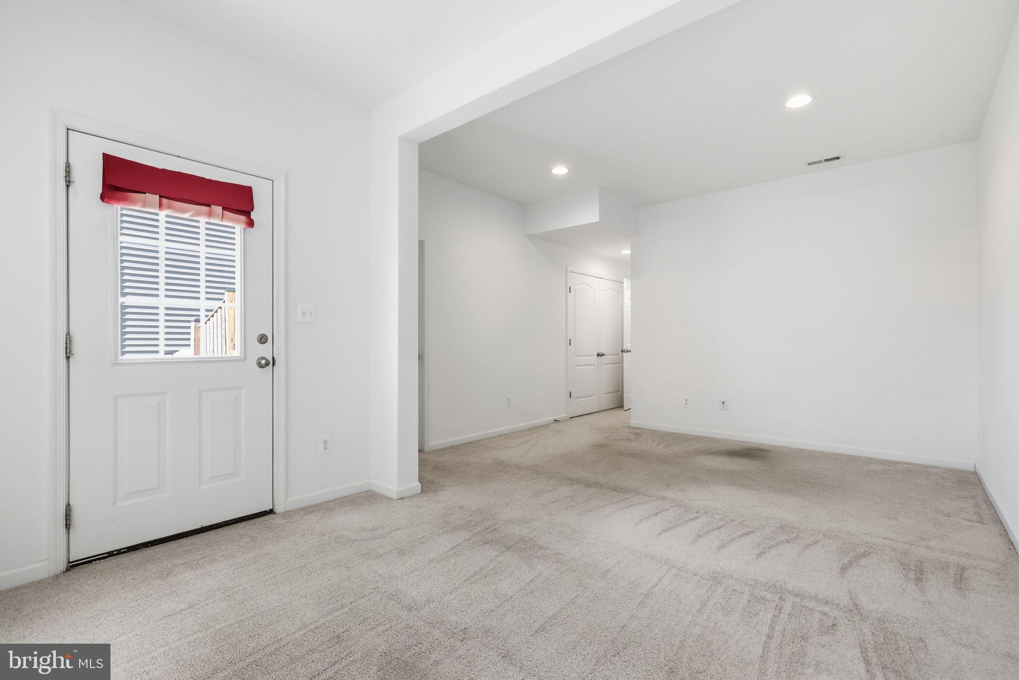 MCCAULEY CROSSING - Residential Lease