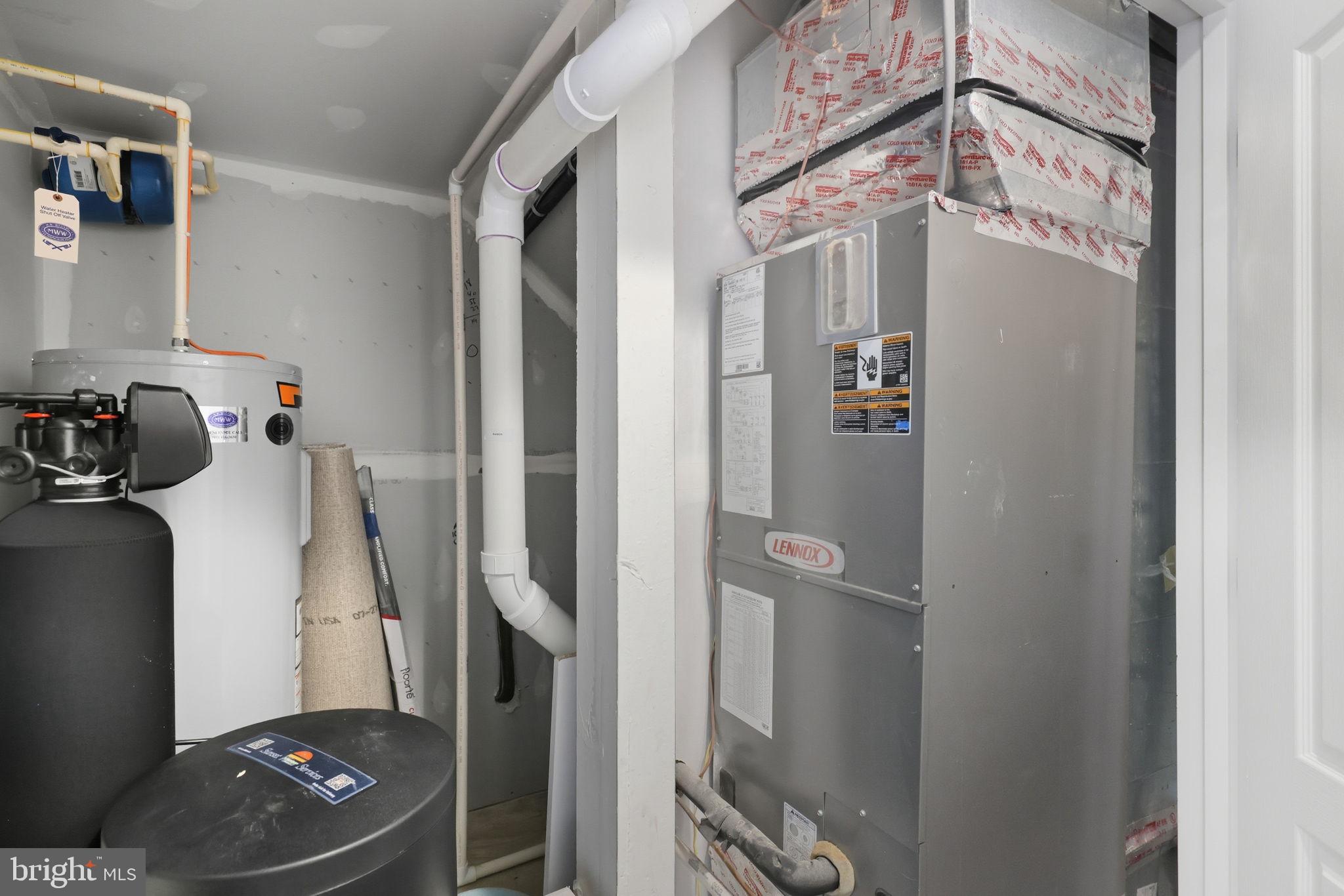 MCCAULEY CROSSING - Residential Lease