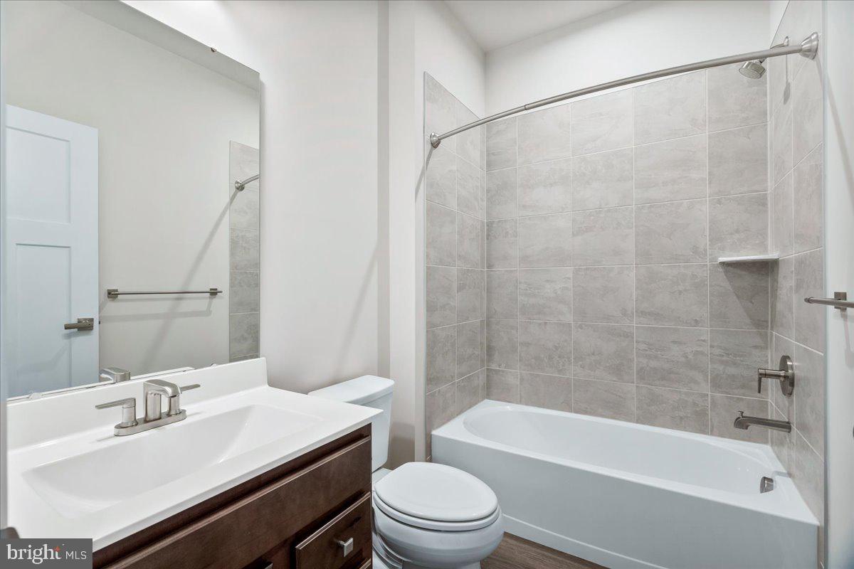 BELLE AIR TOWNHOMES - Residential Lease