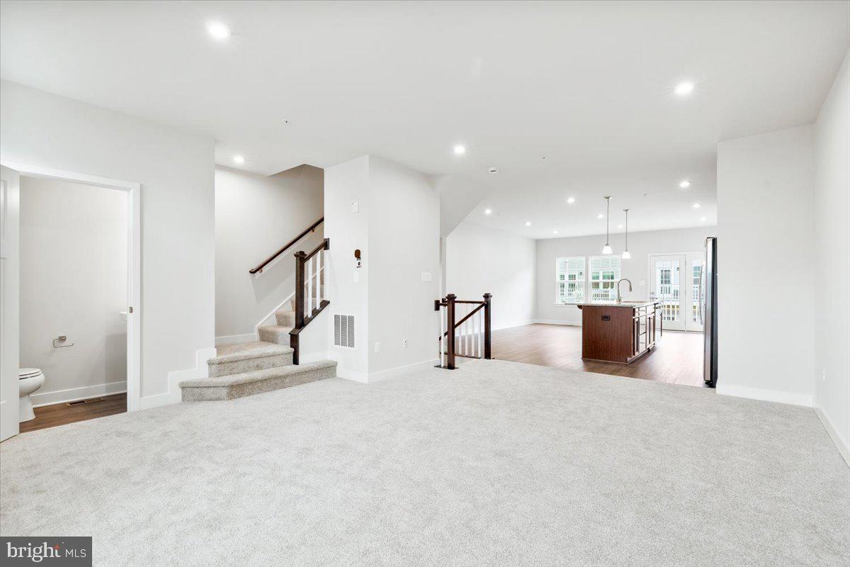 BELLE AIR TOWNHOMES - Residential Lease