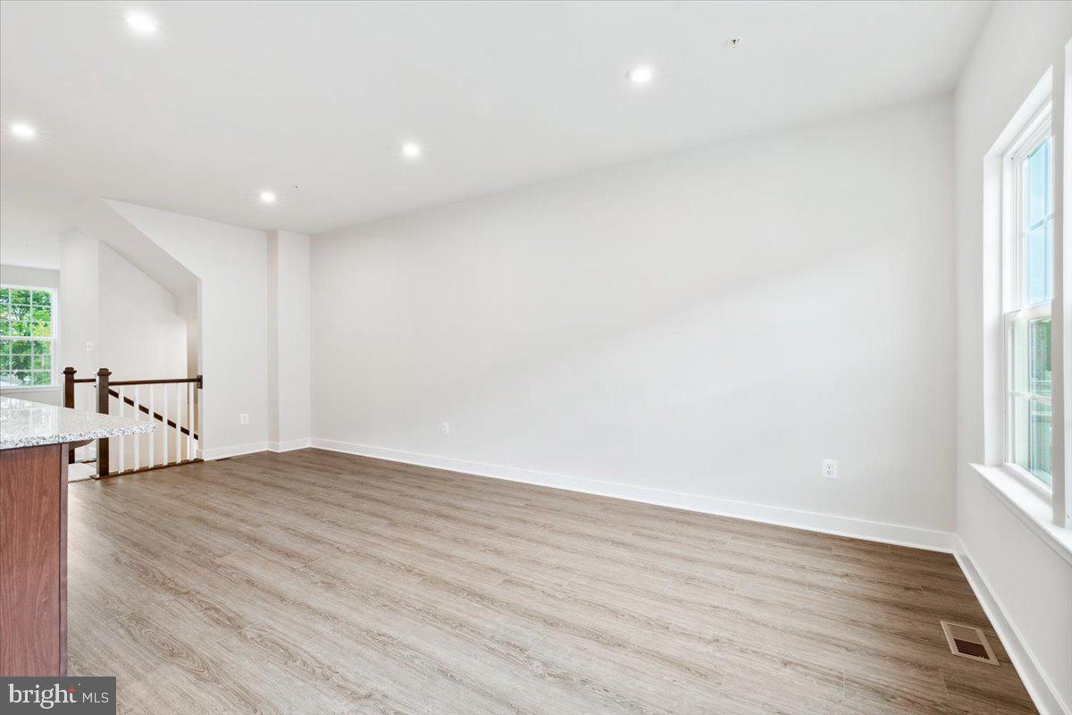 BELLE AIR TOWNHOMES - Residential Lease