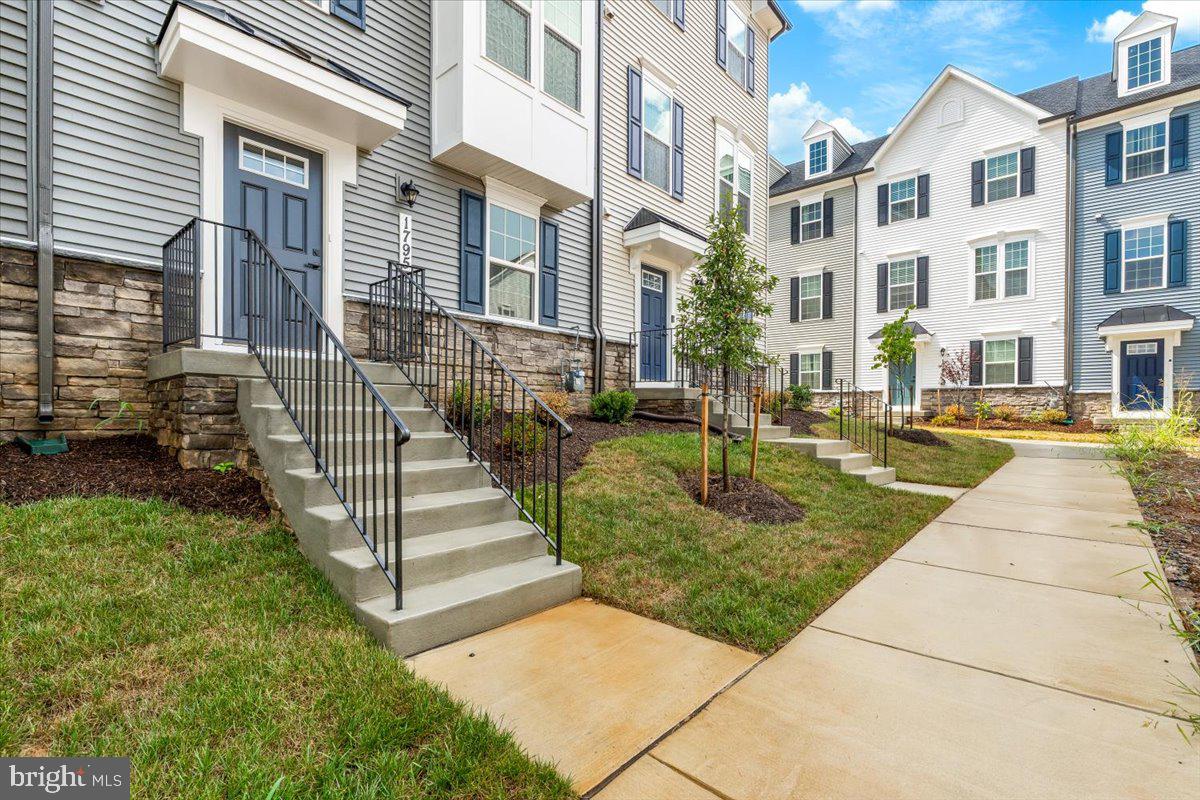 BELLE AIR TOWNHOMES - Residential Lease