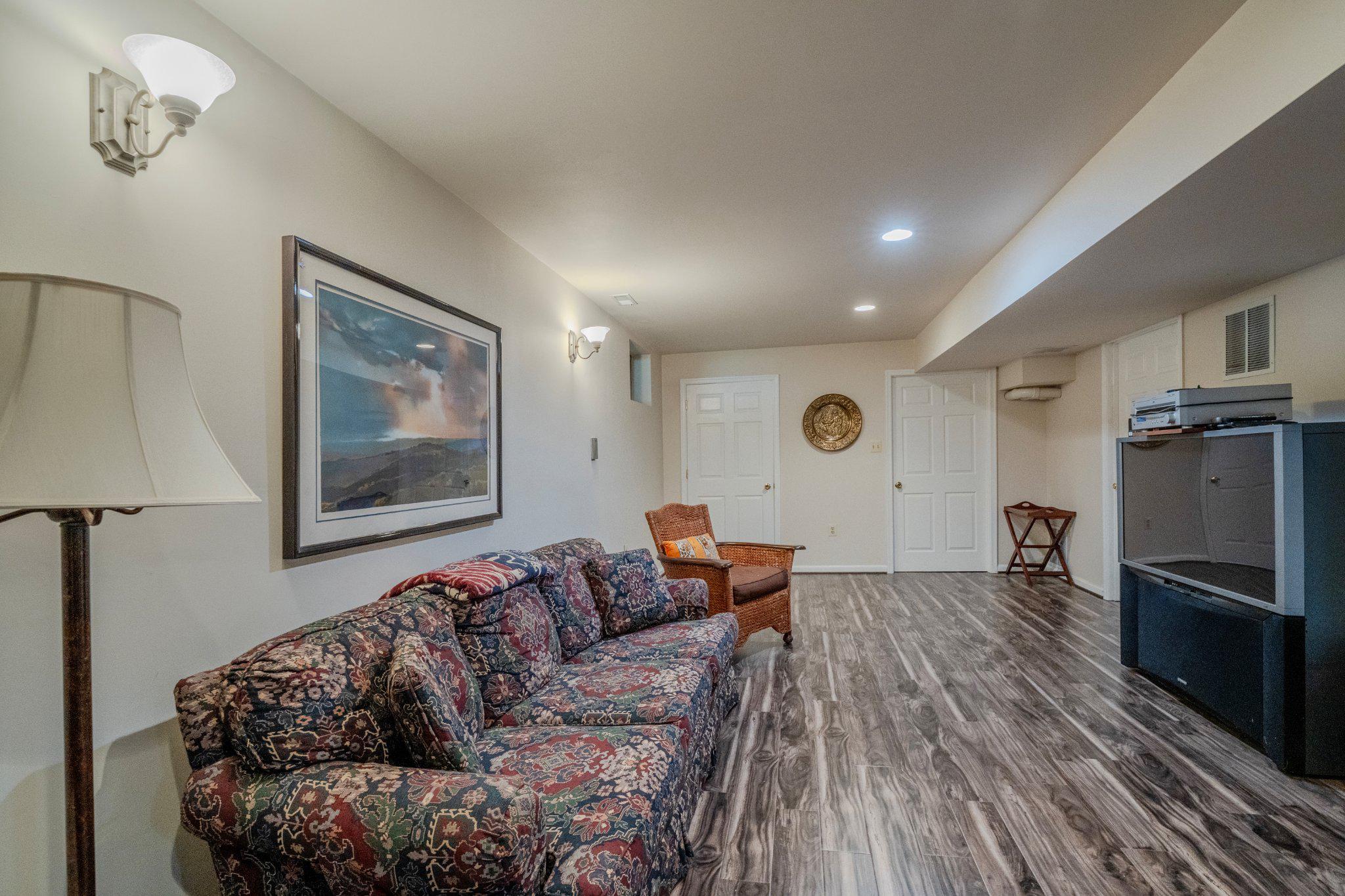 POTOMAC LAKES - Residential