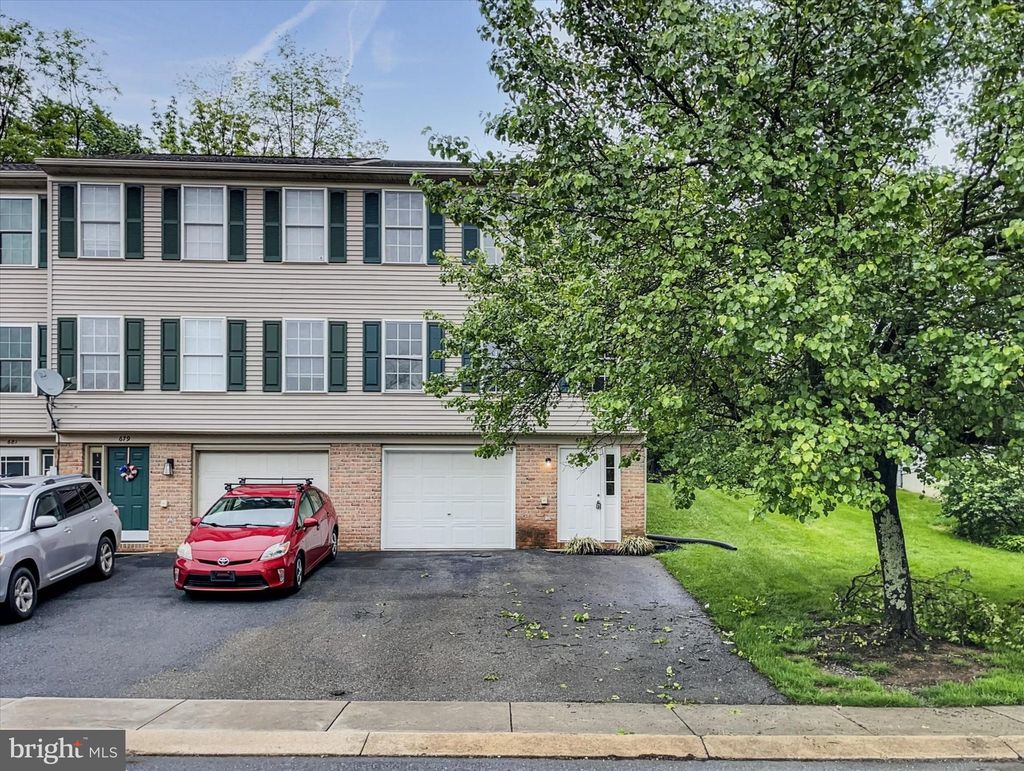 Photo of 677 Rockwood Drive, ELIZABETHTOWN, PA 17022 (MLS # PALA2069868)