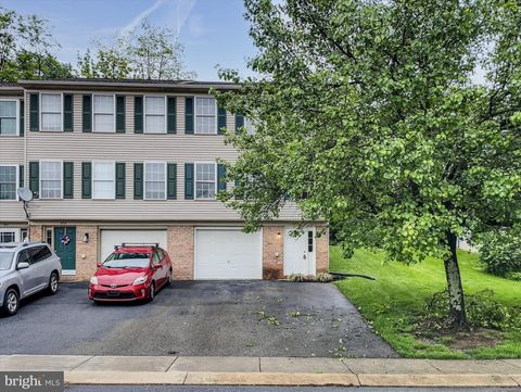 Photo of 677 Rockwood Drive, ELIZABETHTOWN, PA 17022 (MLS # PALA2069868)