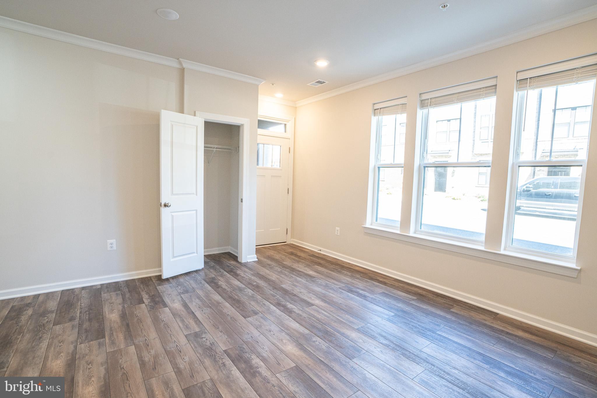 METRO WALK AT MOOREFIELD STATION - Residential