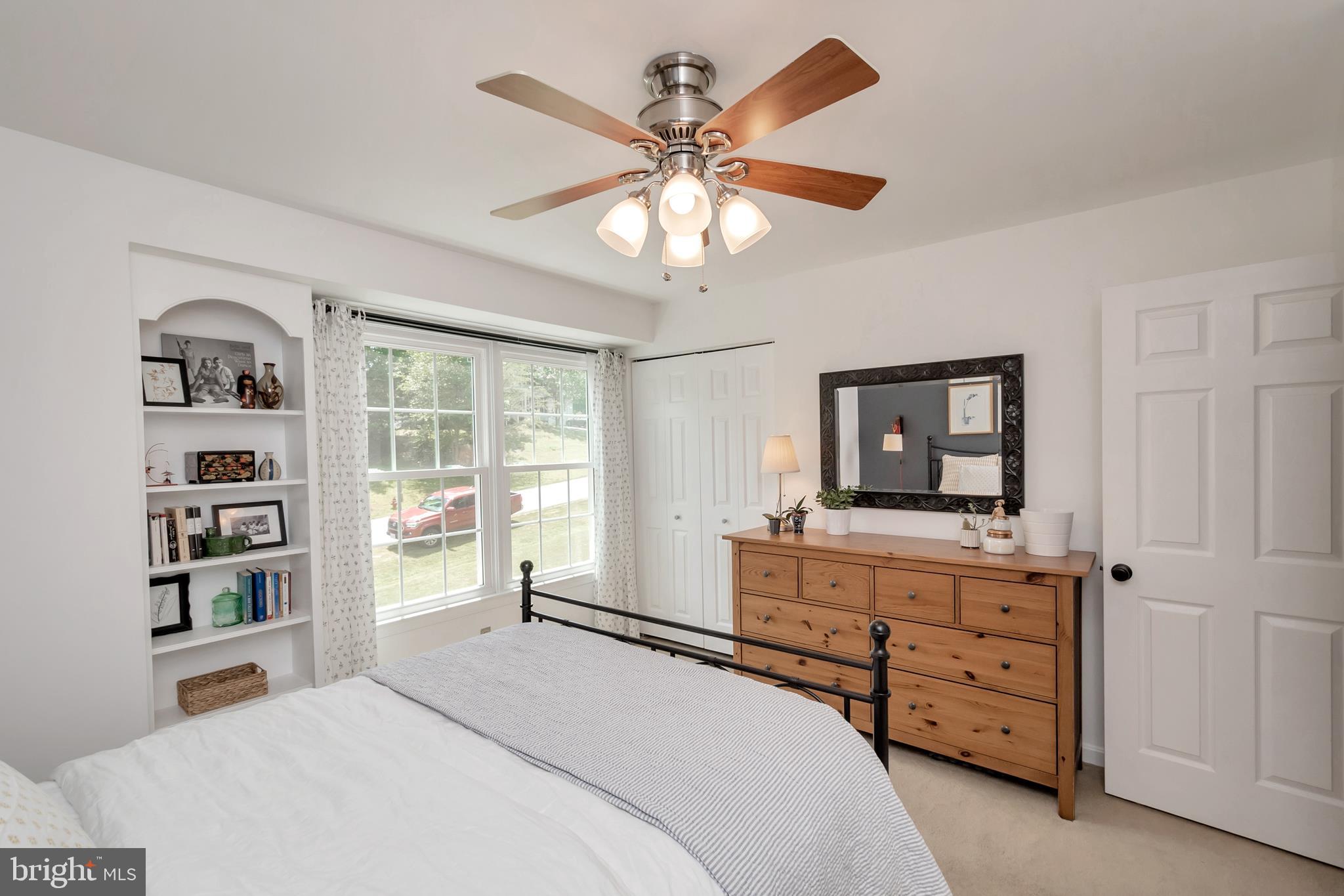 SHERATON OAKS - Residential