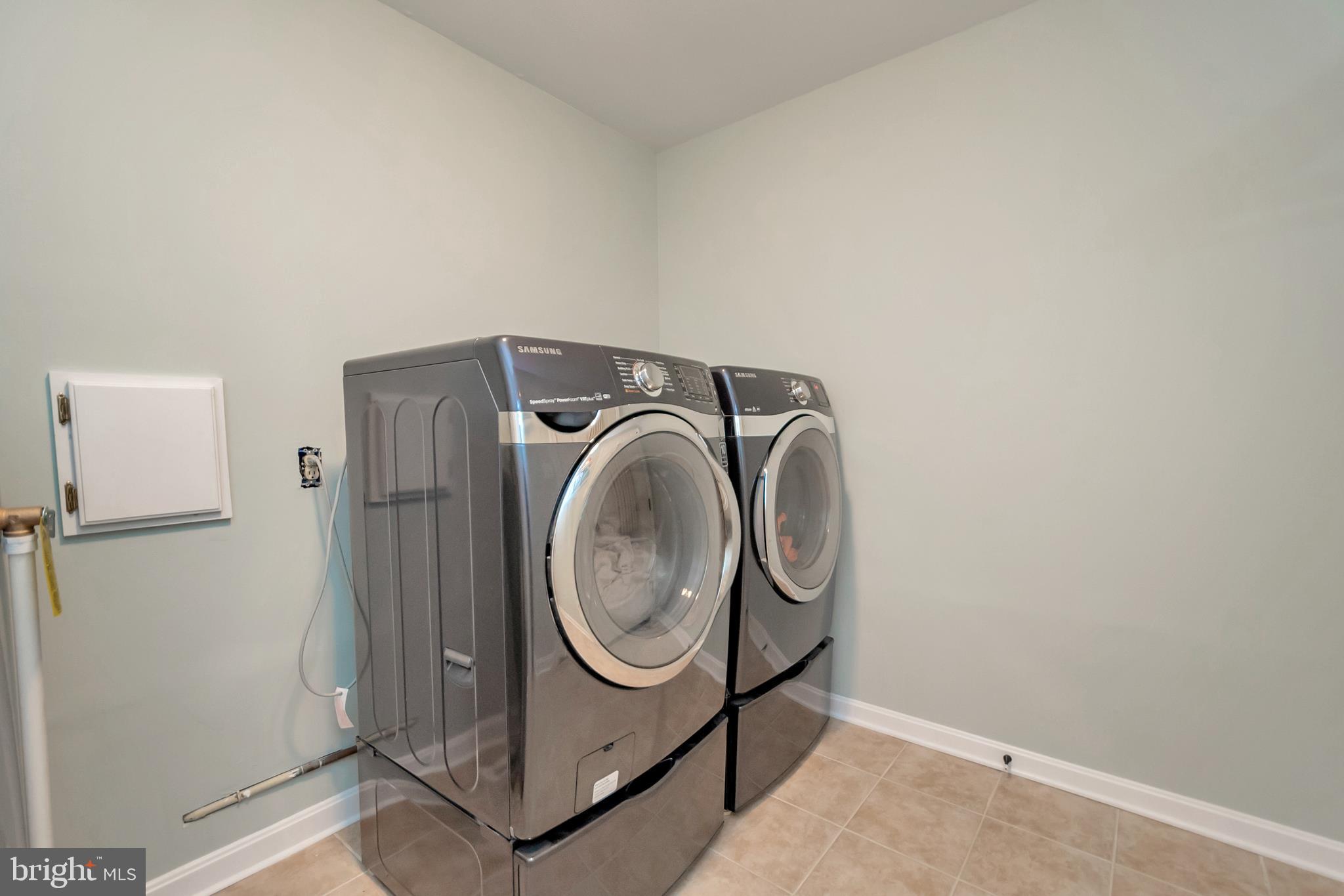 SHERATON OAKS - Residential