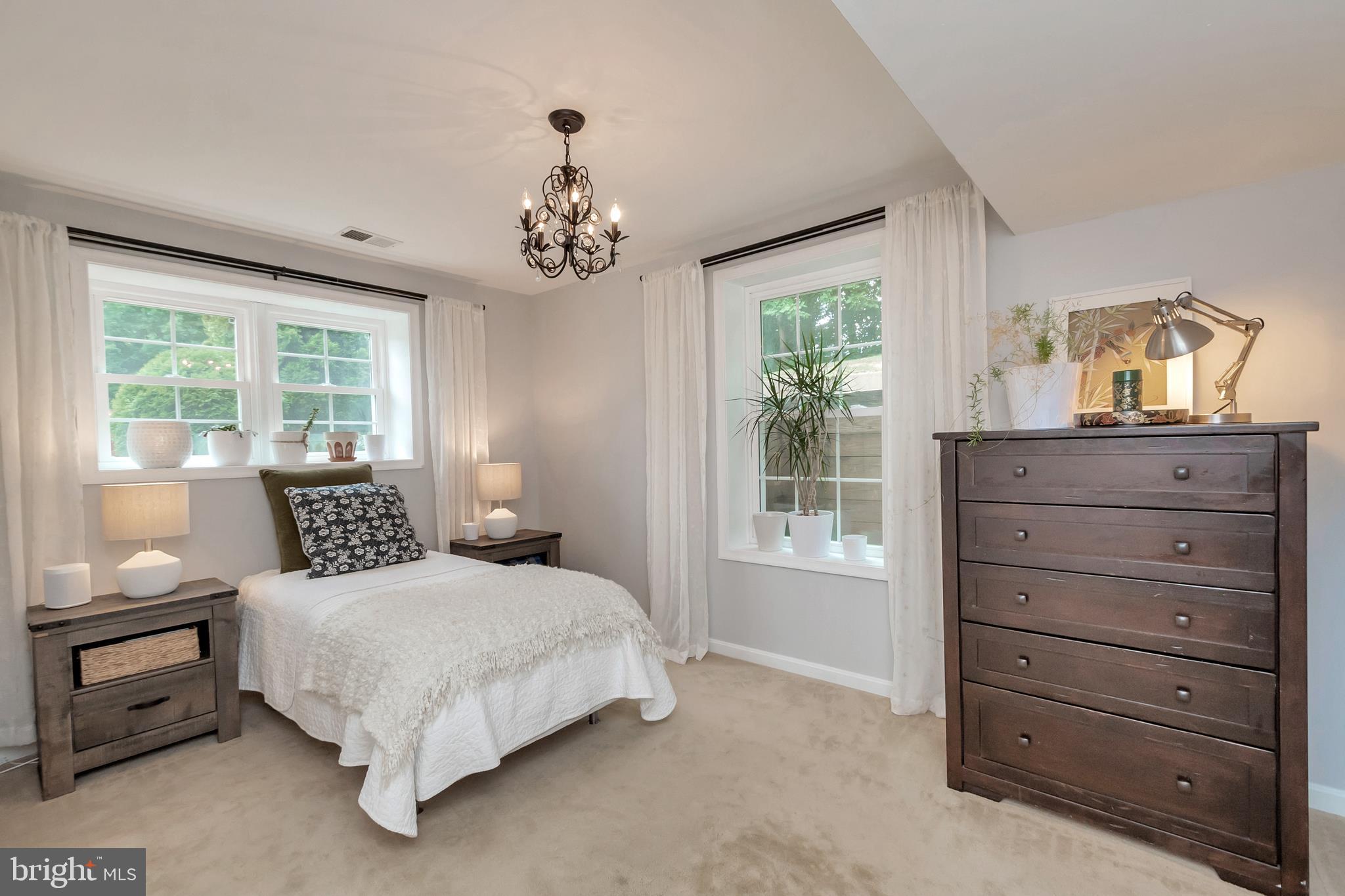 SHERATON OAKS - Residential