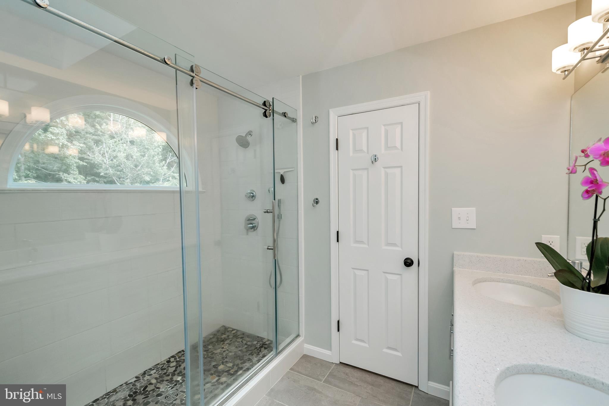 SHERATON OAKS - Residential