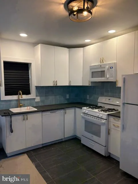 Philadelphia, Pennsylvania 19148, United States, 2 Bedrooms Bedrooms, ,2 BathroomsBathrooms,Residential,Coming Soon,158595