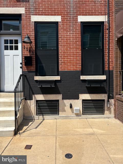 this is a wonderfully maintained upgraded two bedroom 1.5 baths with finished basement hardwood floors central air and heat priced to sell hurry!!!!