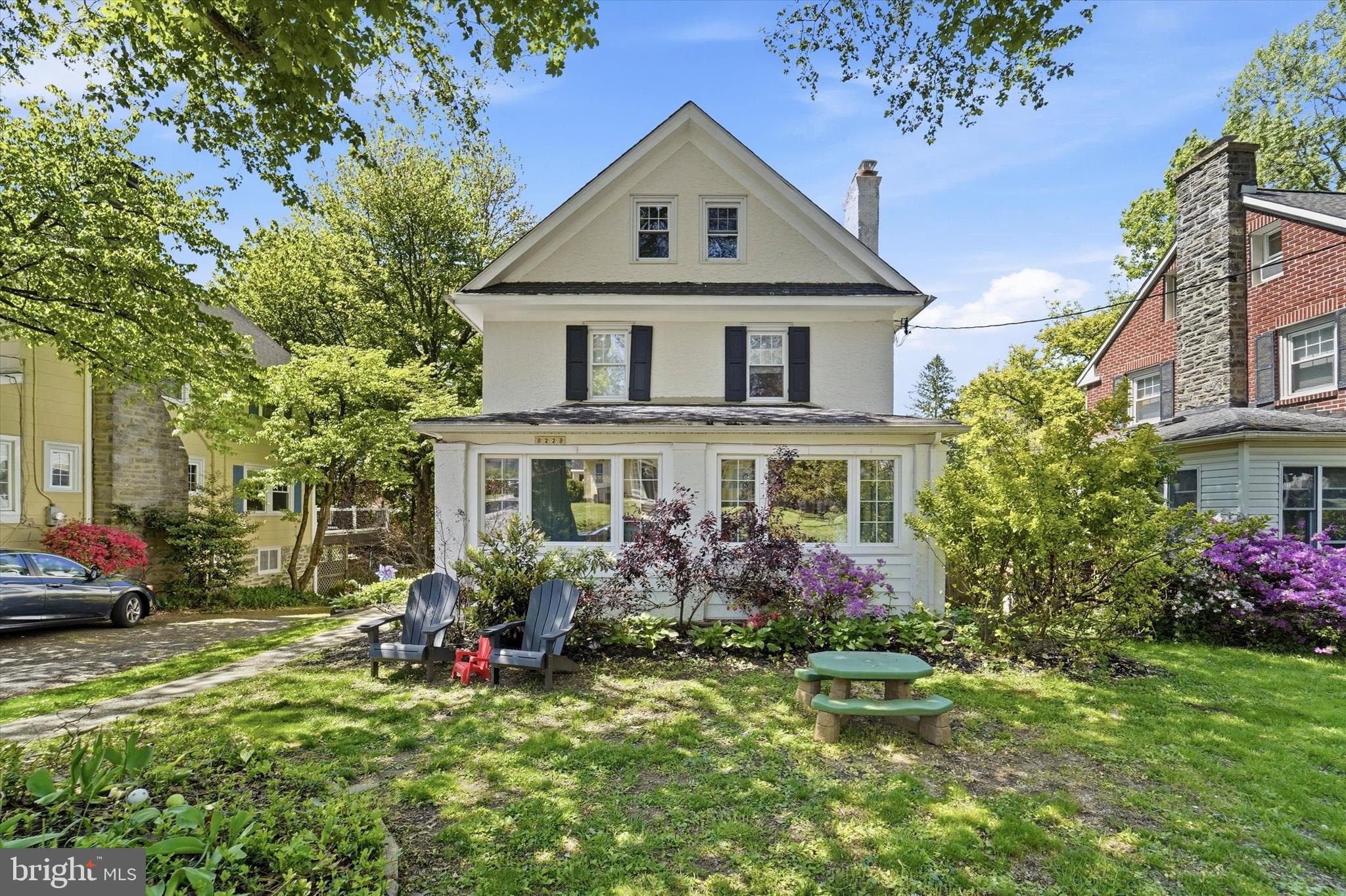 8228 MANOR ROAD