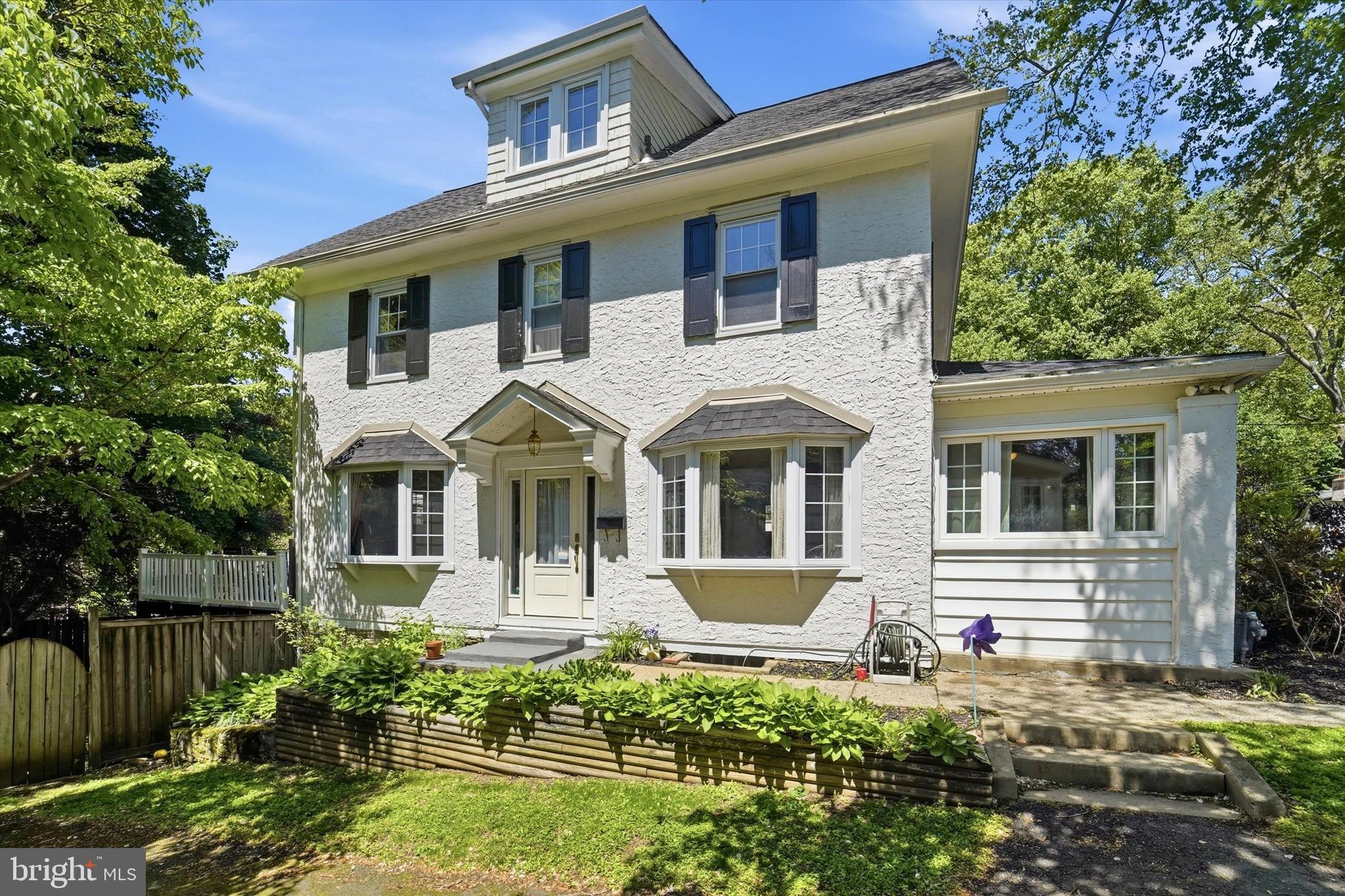 8228 MANOR ROAD