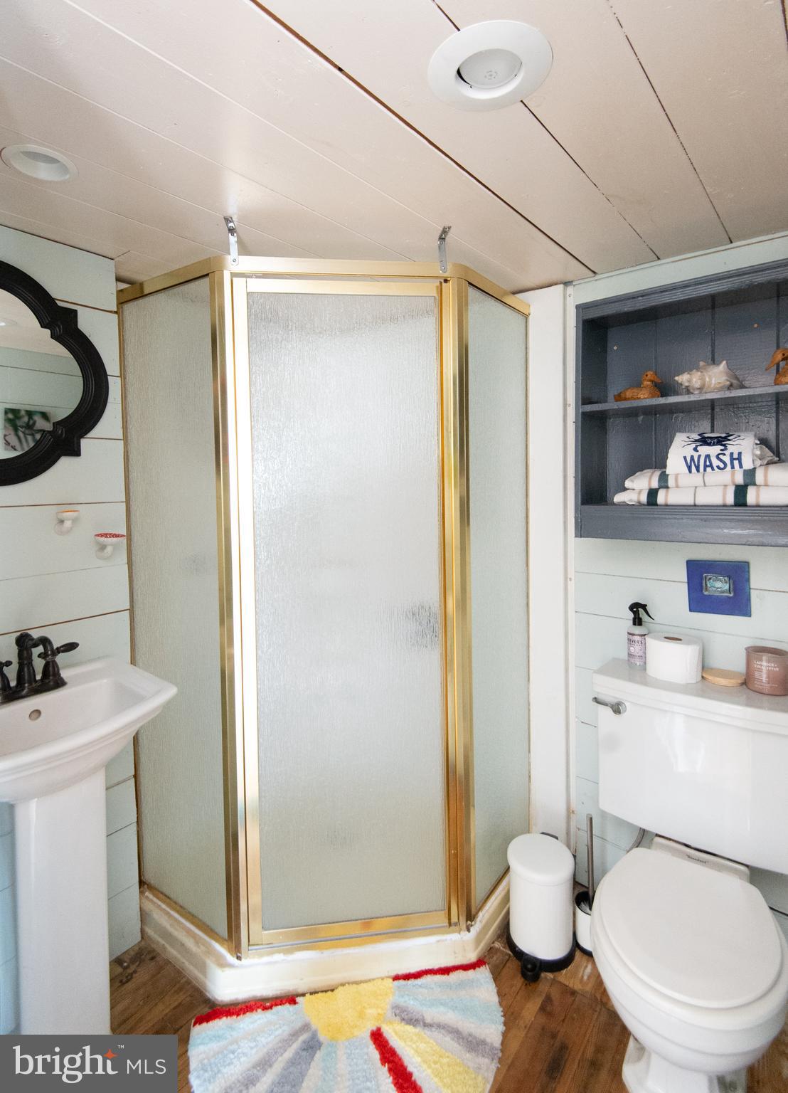 UPPER HOOPER ISLAND - Residential