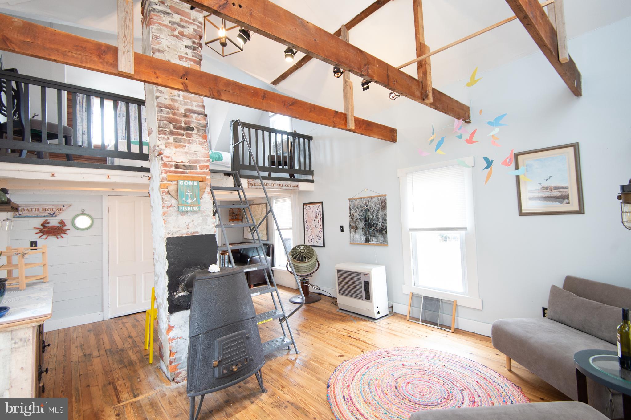 UPPER HOOPER ISLAND - Residential