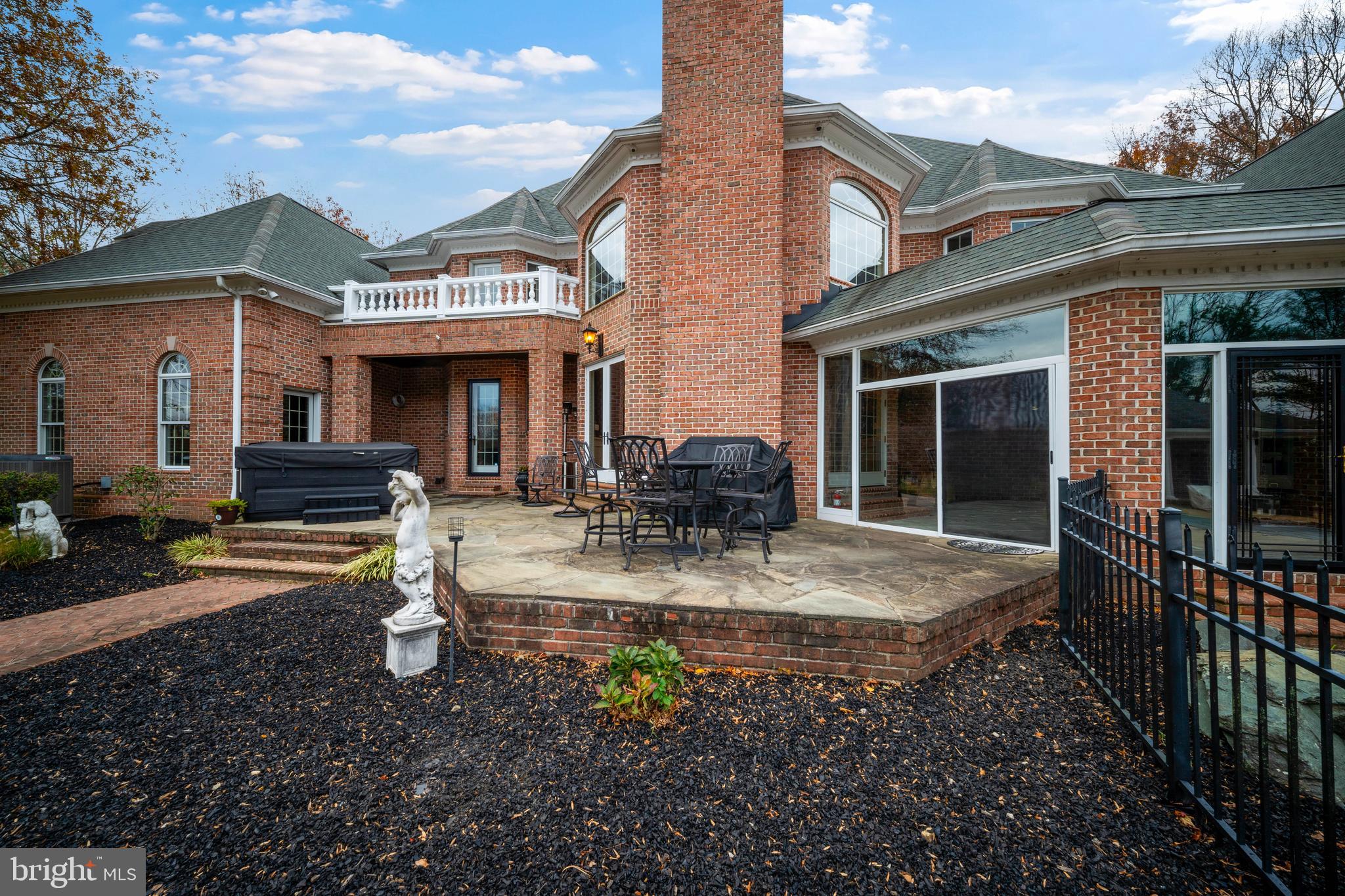 BROOKFIELD - Residential