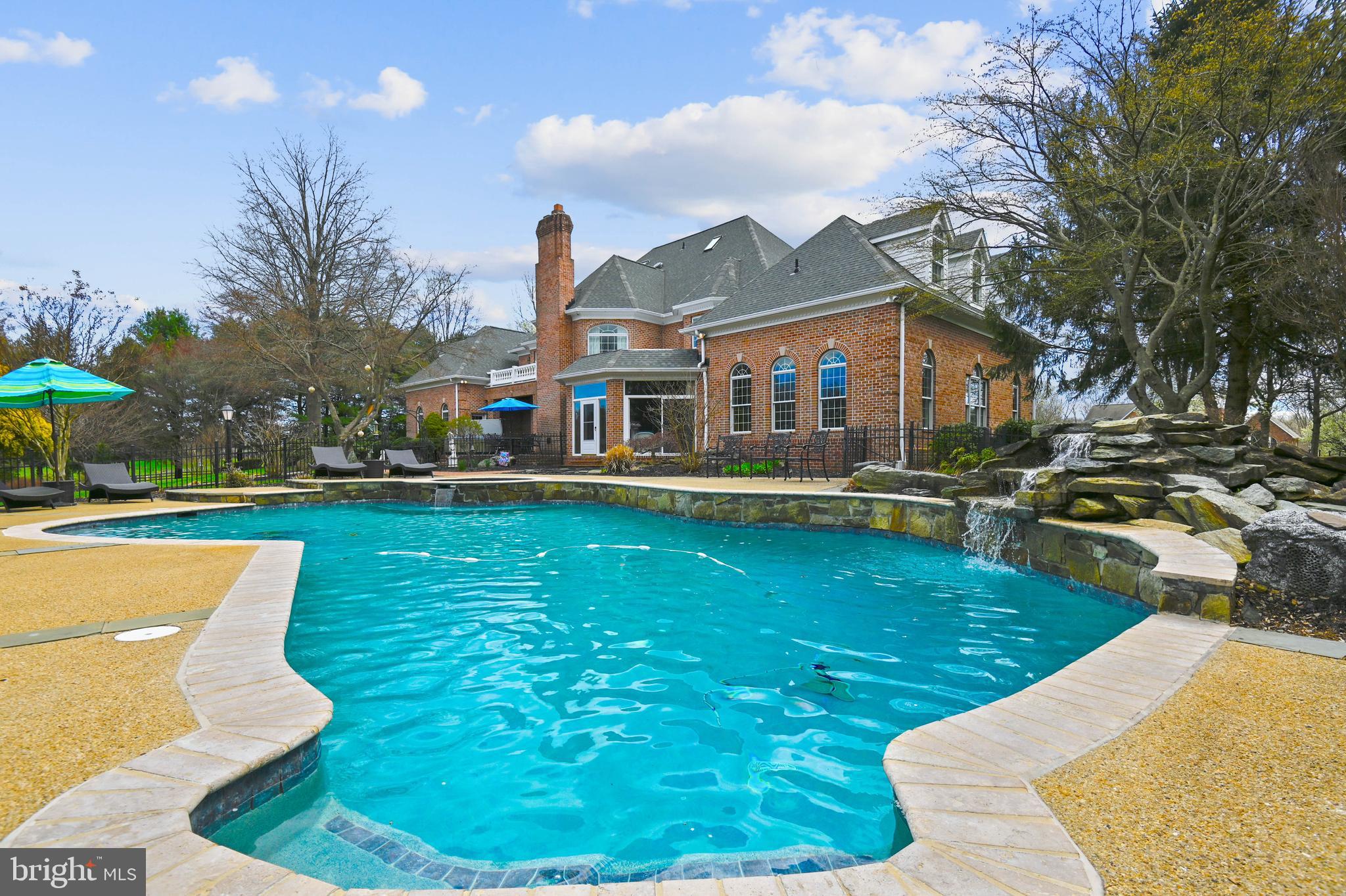 BROOKFIELD - Residential