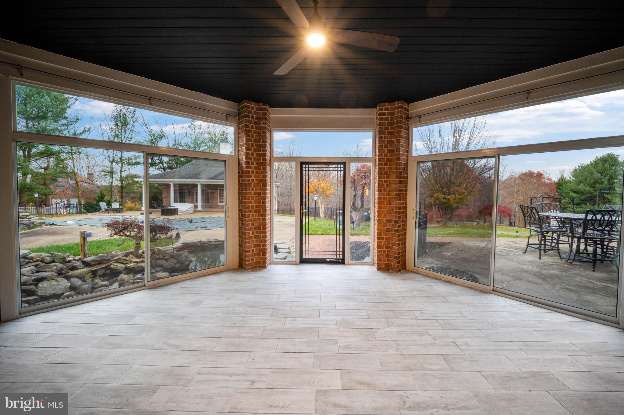 BROOKFIELD - Residential