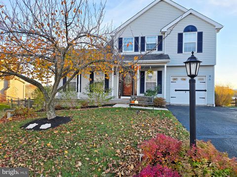 96 PINE HURST DRIVE POTTSTOWN PA 19464