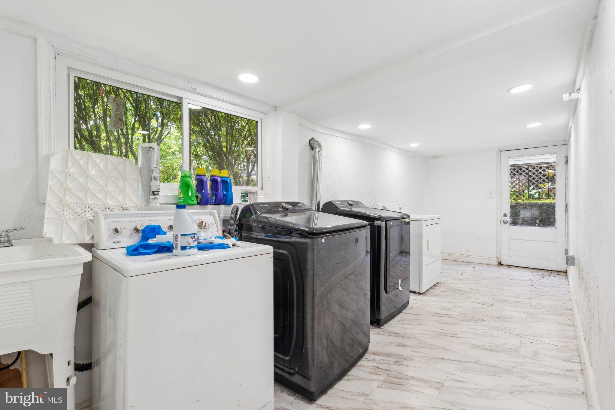 LAURAVILLE HISTORIC DISTRICT - Residential Lease