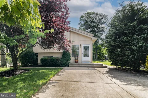 MLS: NJCD2094018