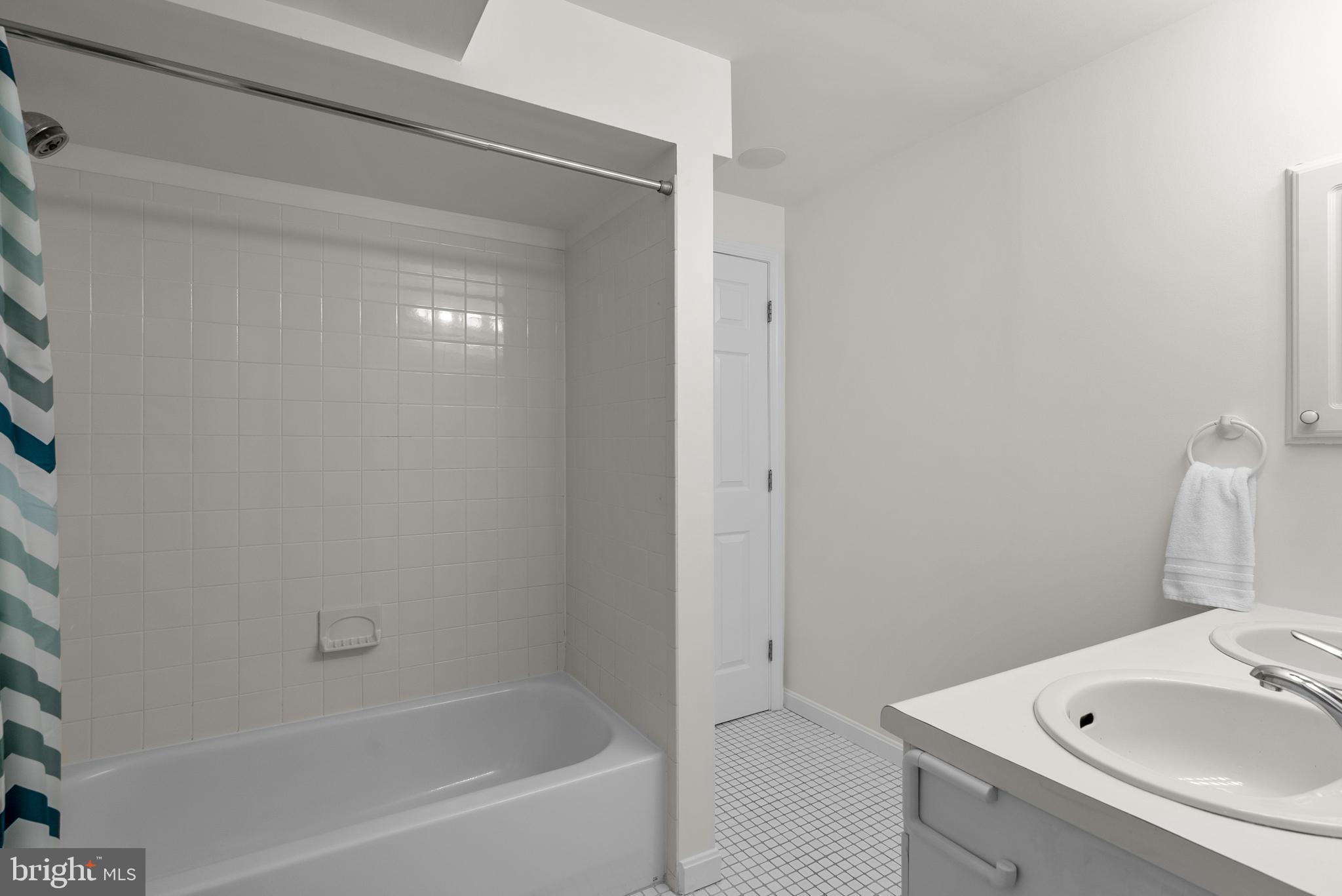 WINDGATE II - Residential