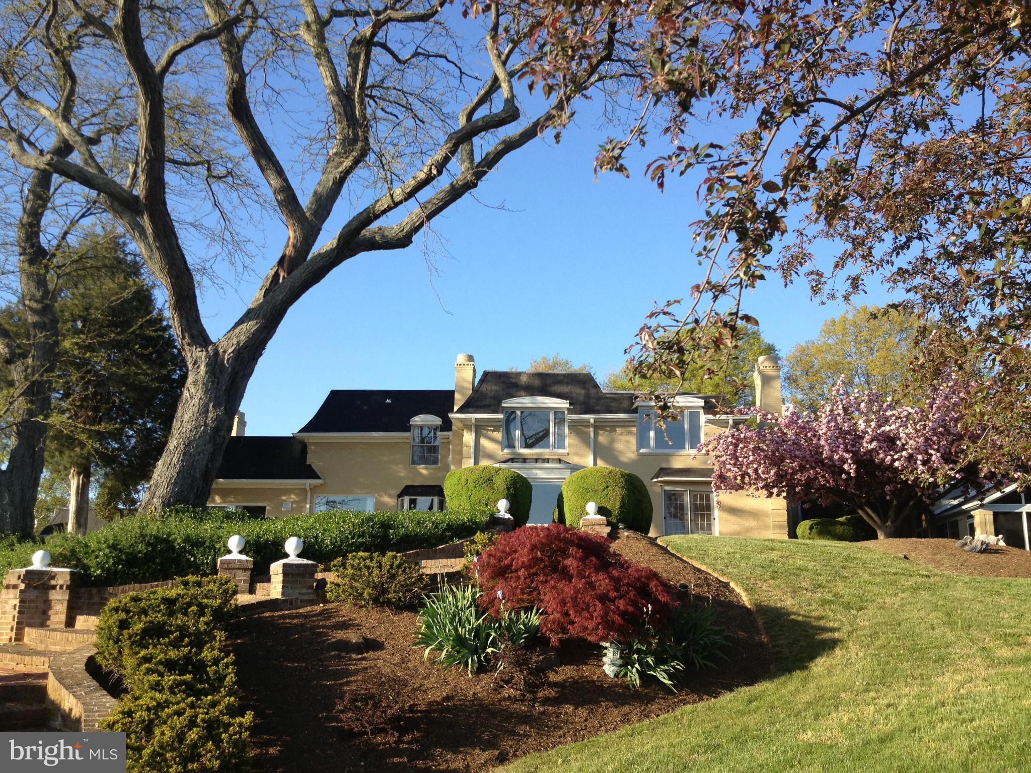 LOCUST GROVE ESTATES SUB - Residential