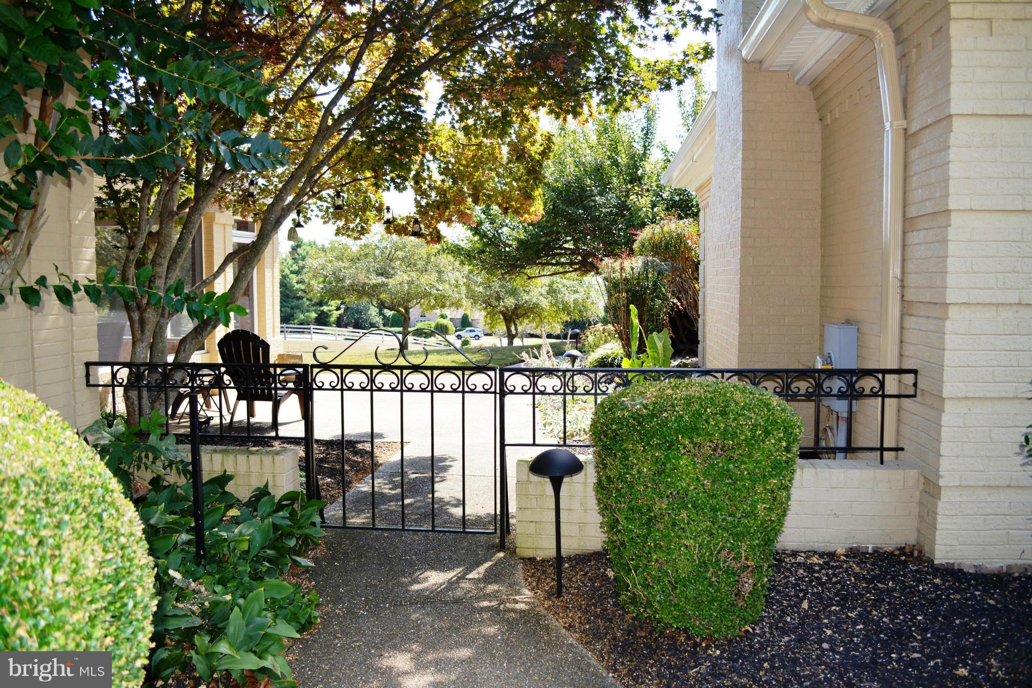 LOCUST GROVE ESTATES SUB - Residential