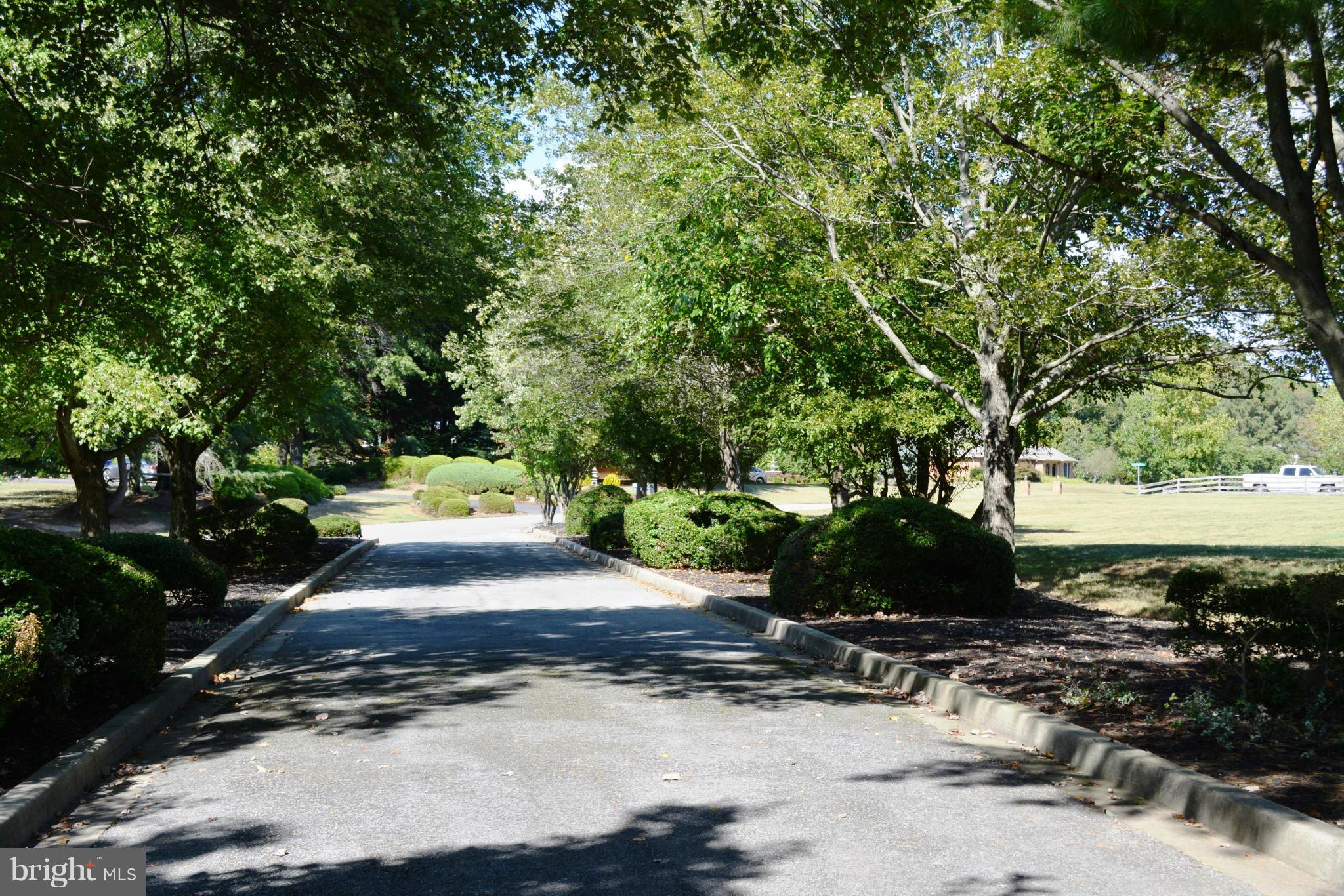 LOCUST GROVE ESTATES SUB - Residential