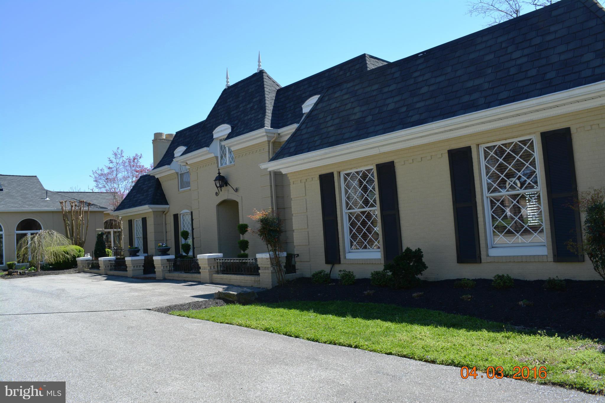 LOCUST GROVE ESTATES SUB - Residential