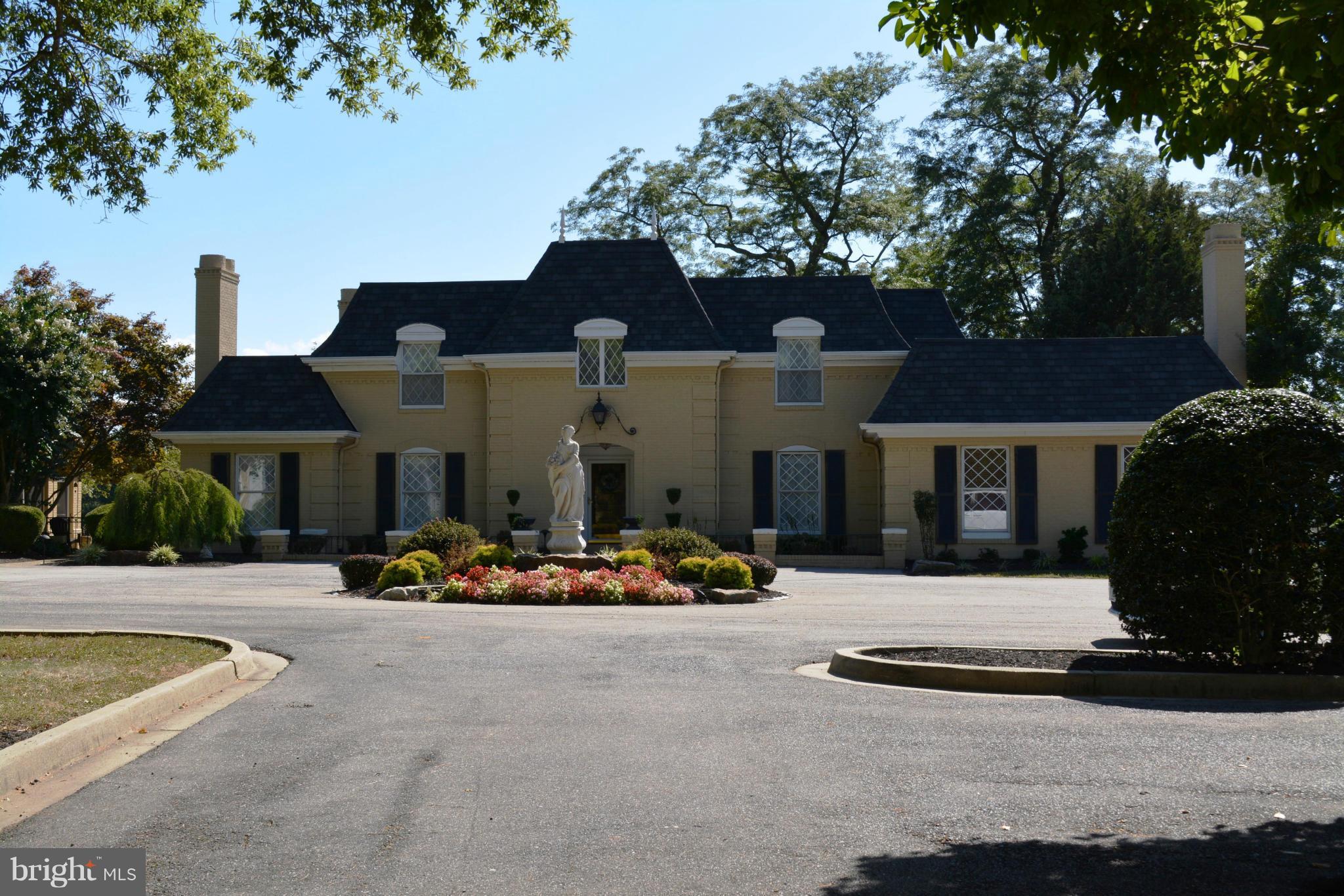 LOCUST GROVE ESTATES SUB - Residential