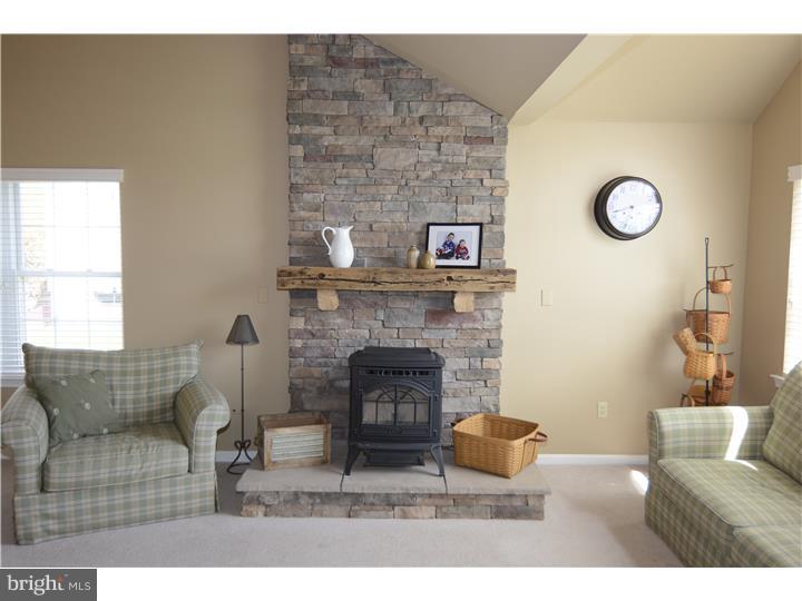 CARRIAGE POINT EST - Residential