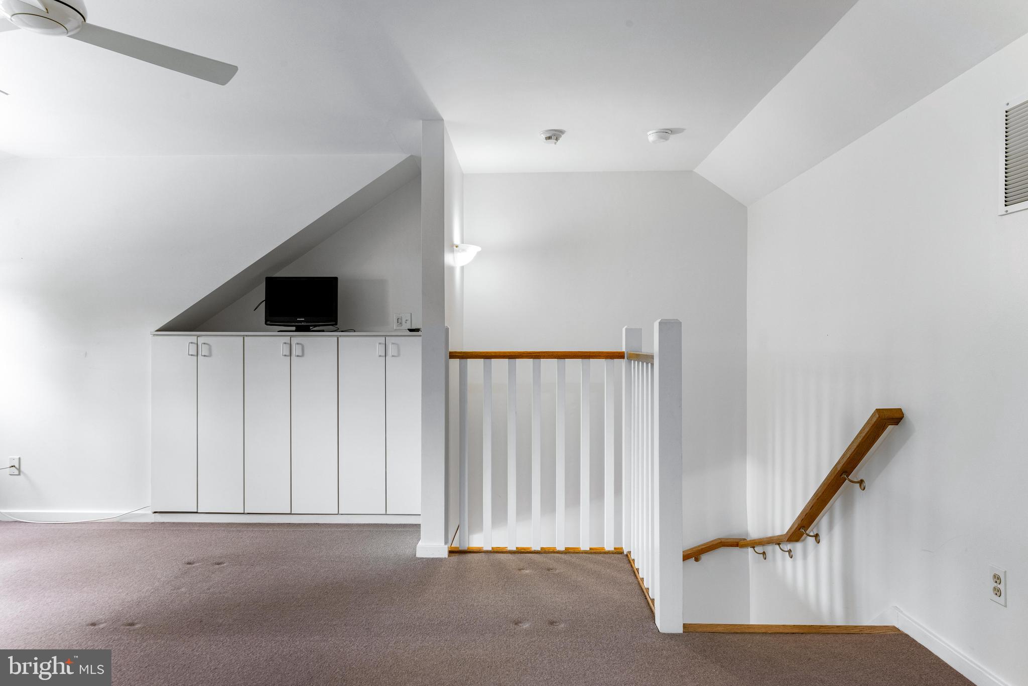 ROCKLAND - Residential