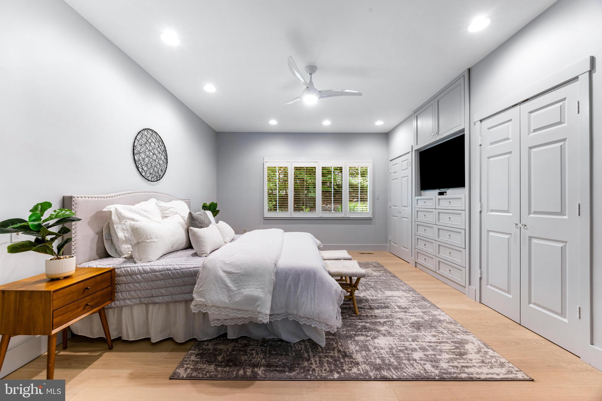 ROCKLAND - Residential