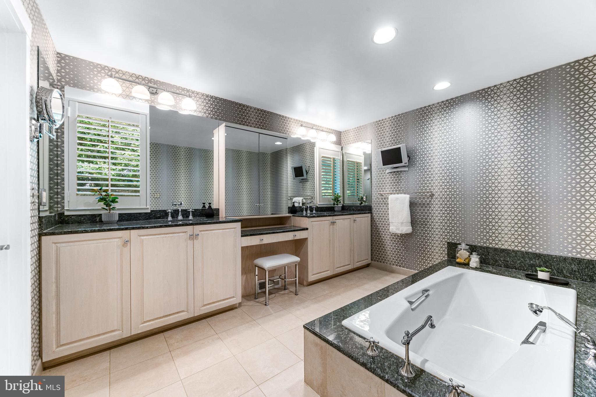 ROCKLAND - Residential