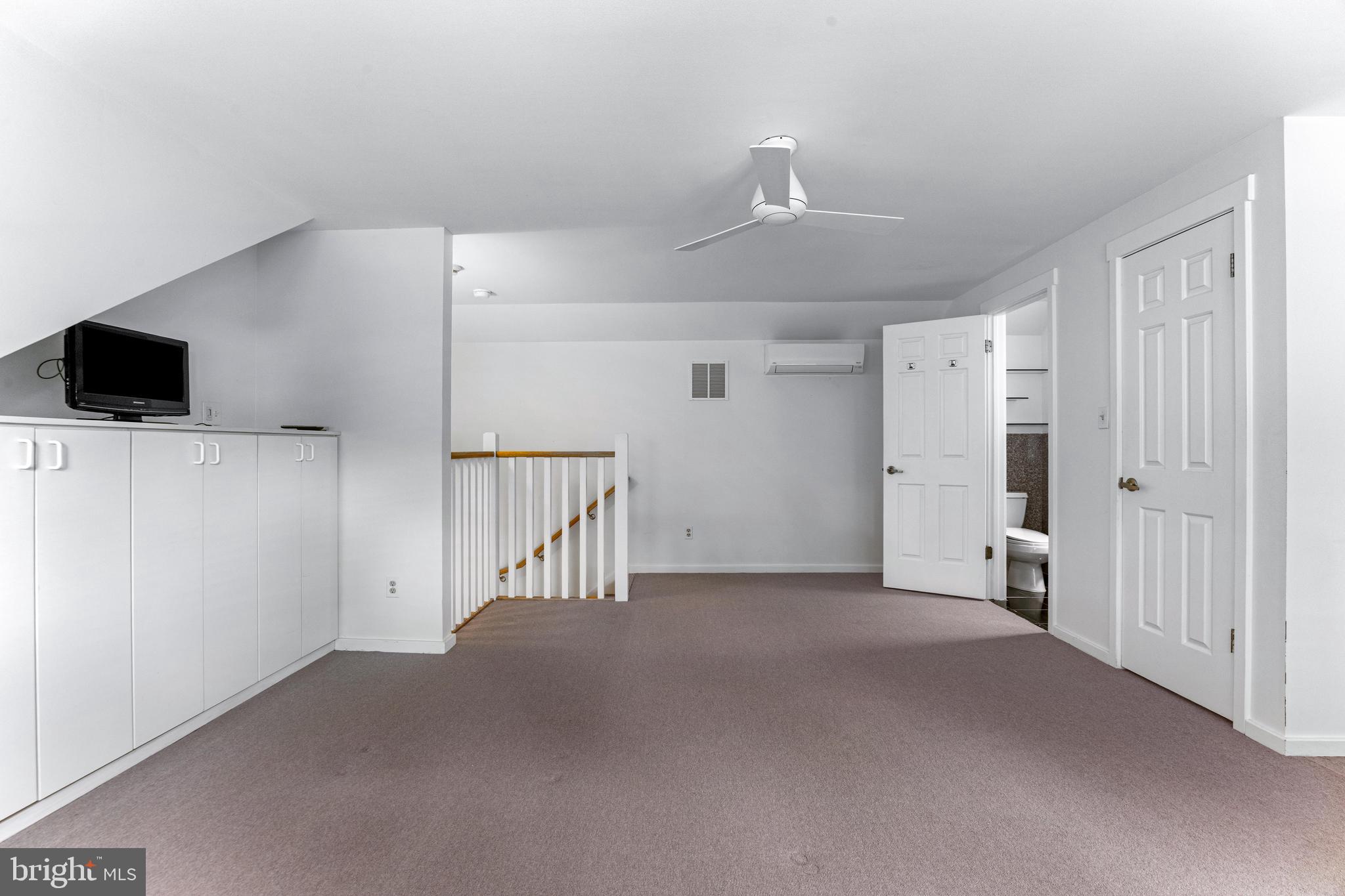 ROCKLAND - Residential