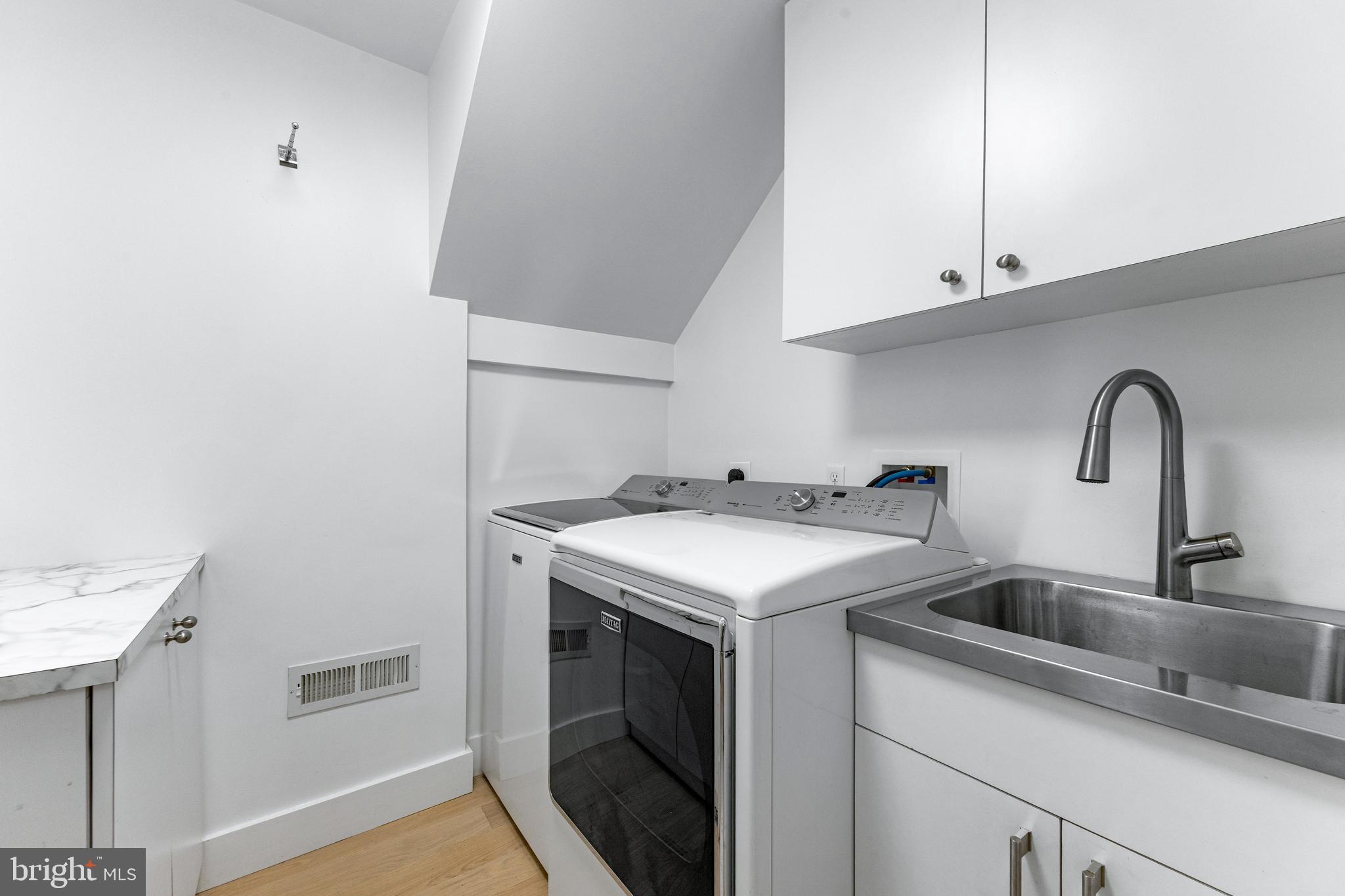 ROCKLAND - Residential