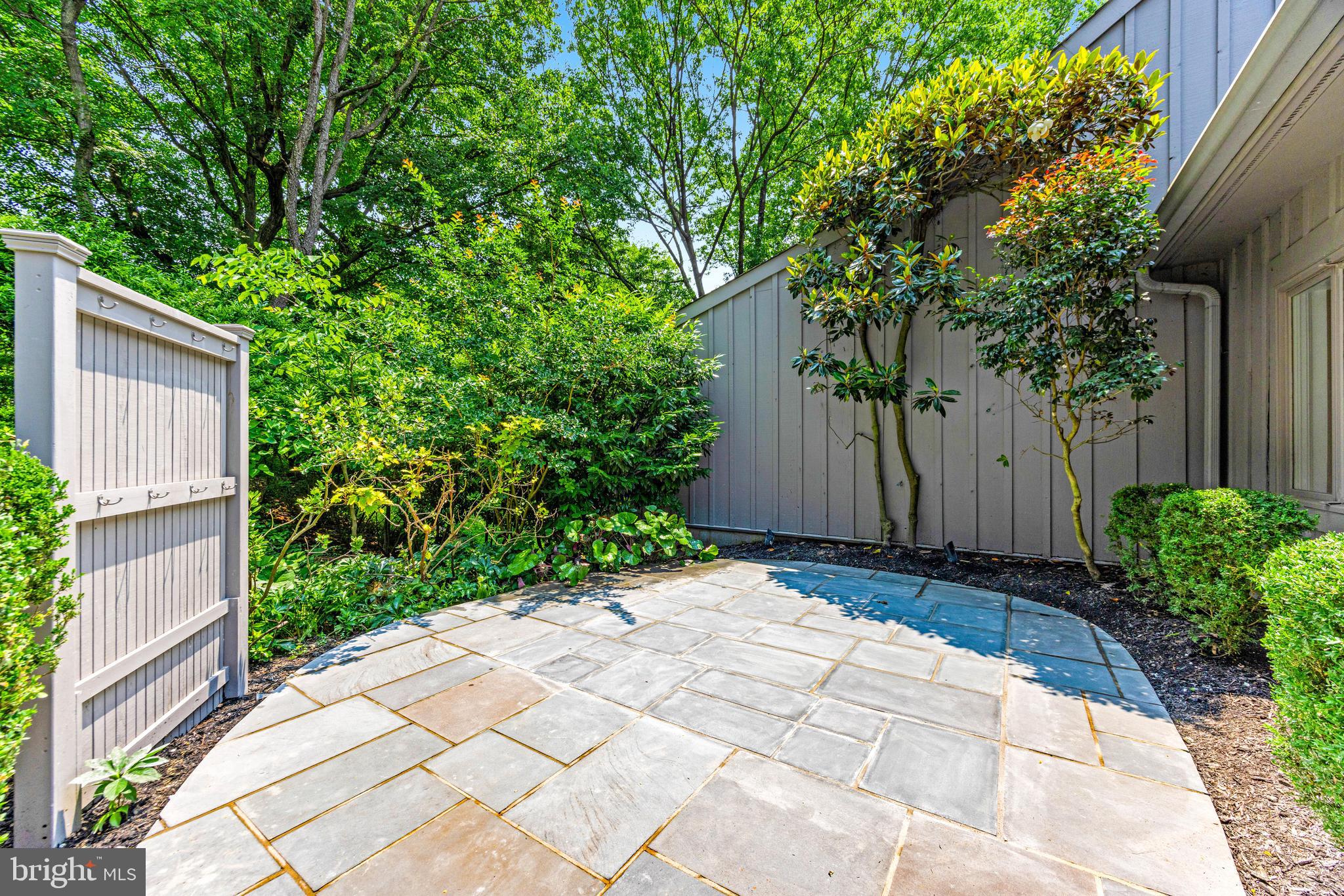 ROCKLAND - Residential