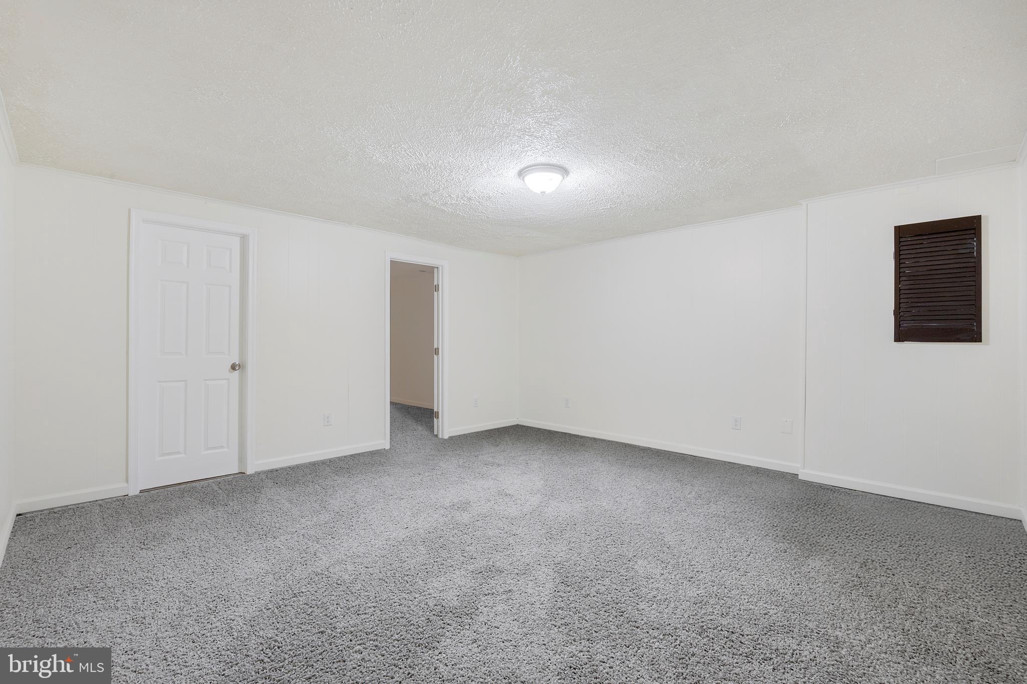 STONEYBROOKE VILLAGE - Residential Lease