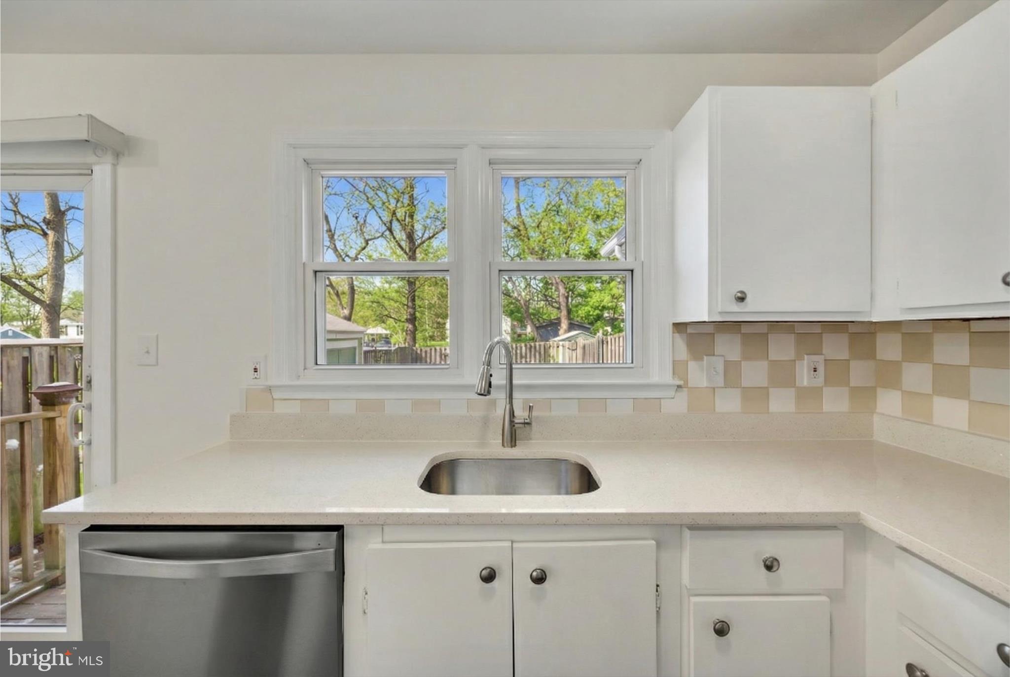 STONEYBROOKE VILLAGE - Residential Lease